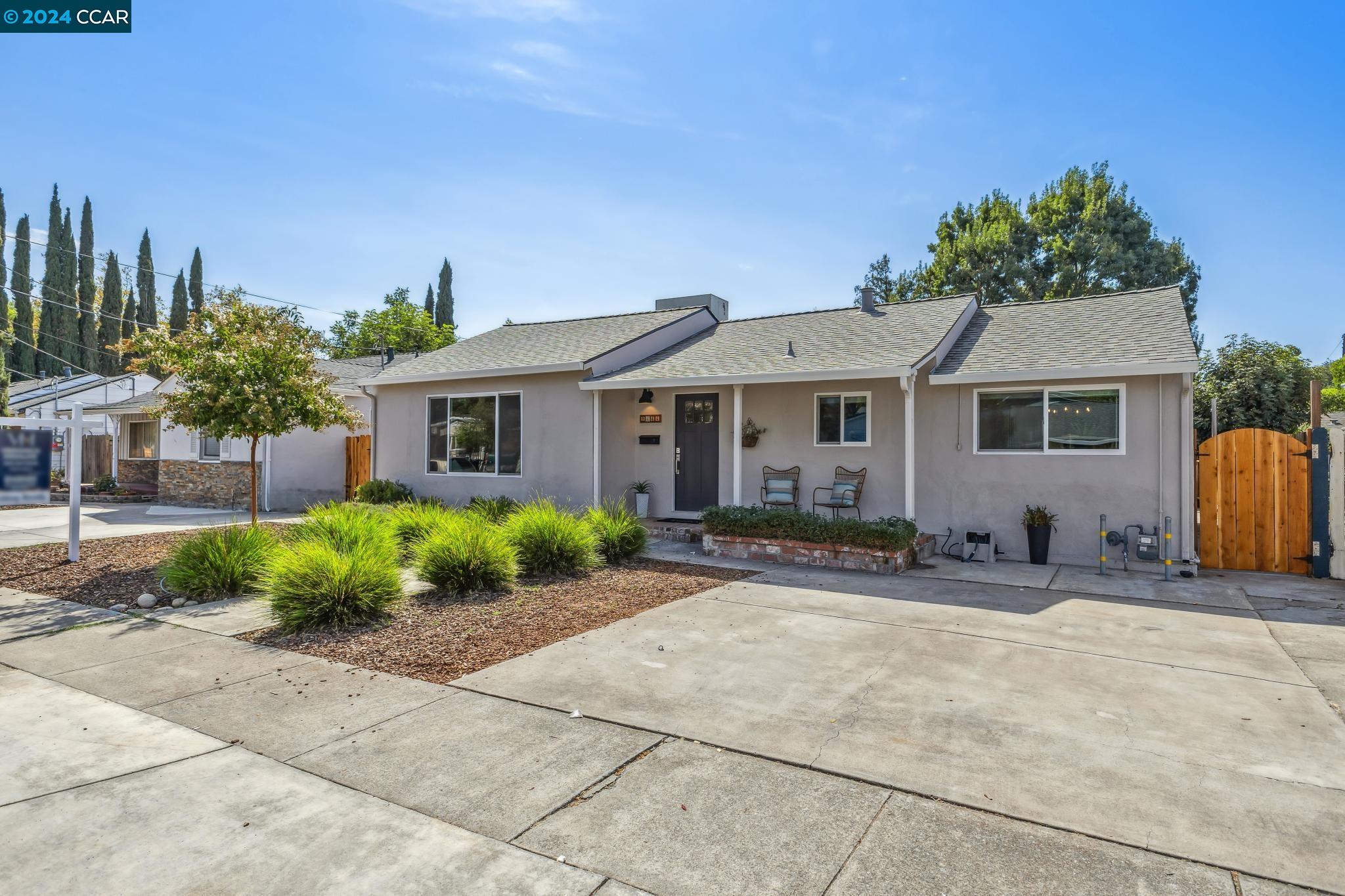 2444 Mountain View Dr