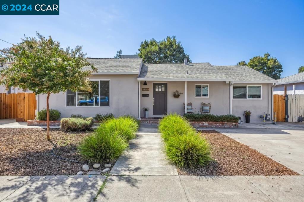 2444 Mountain View Dr