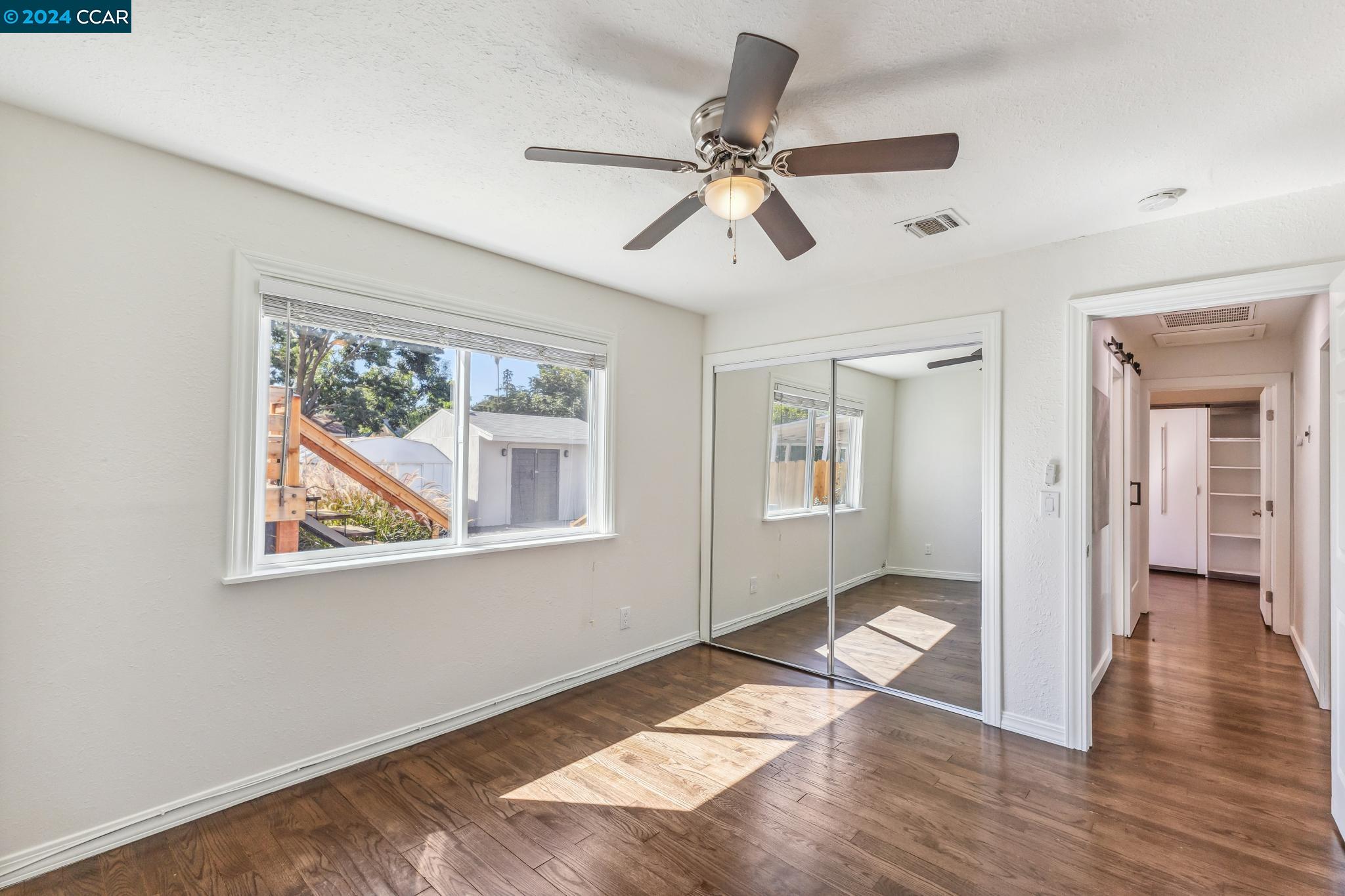 2444 Mountain View Dr