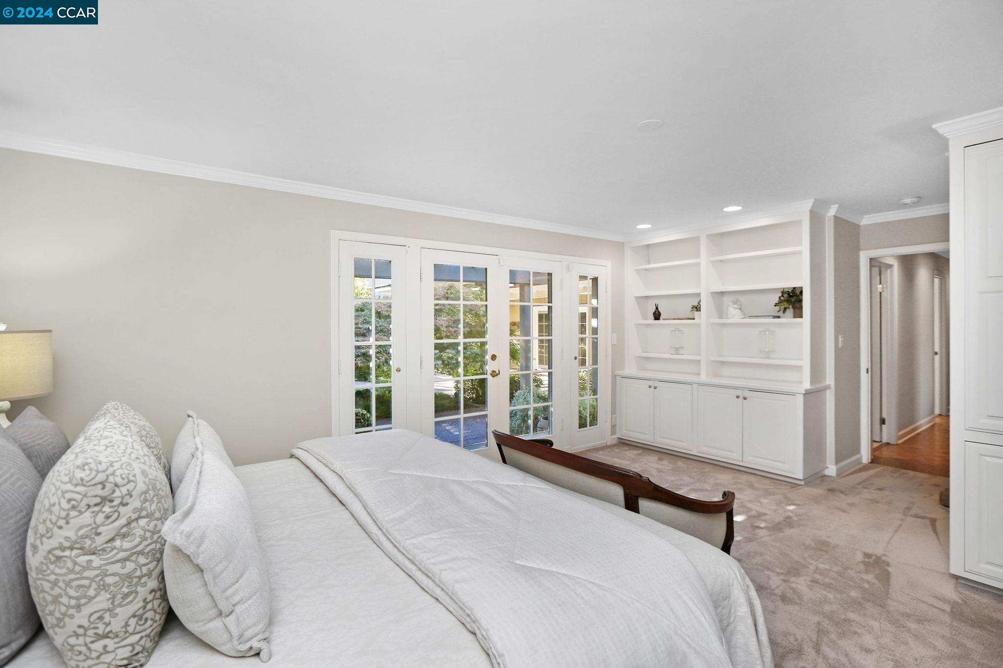 864 Richard Ln