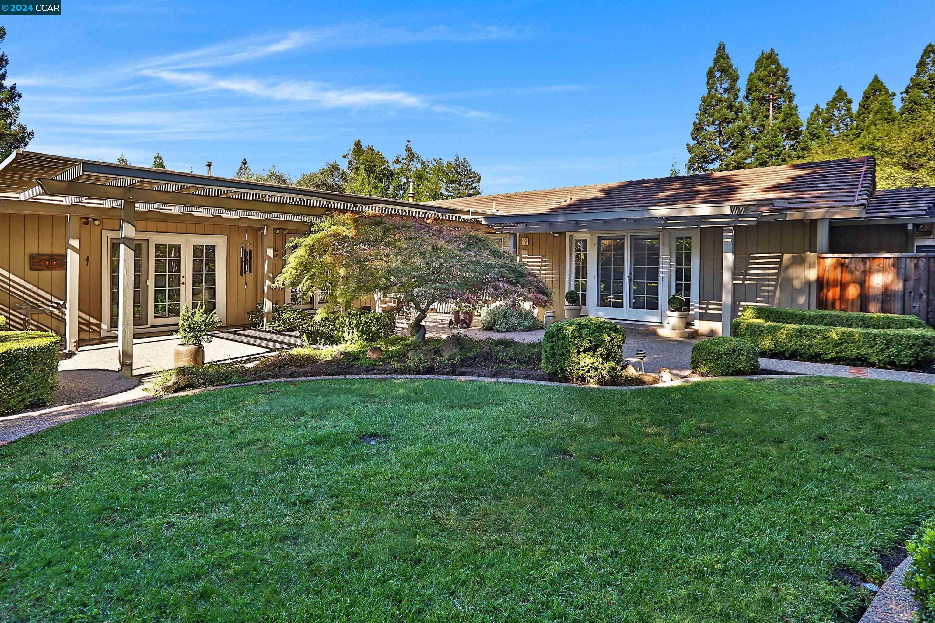 864 Richard Ln