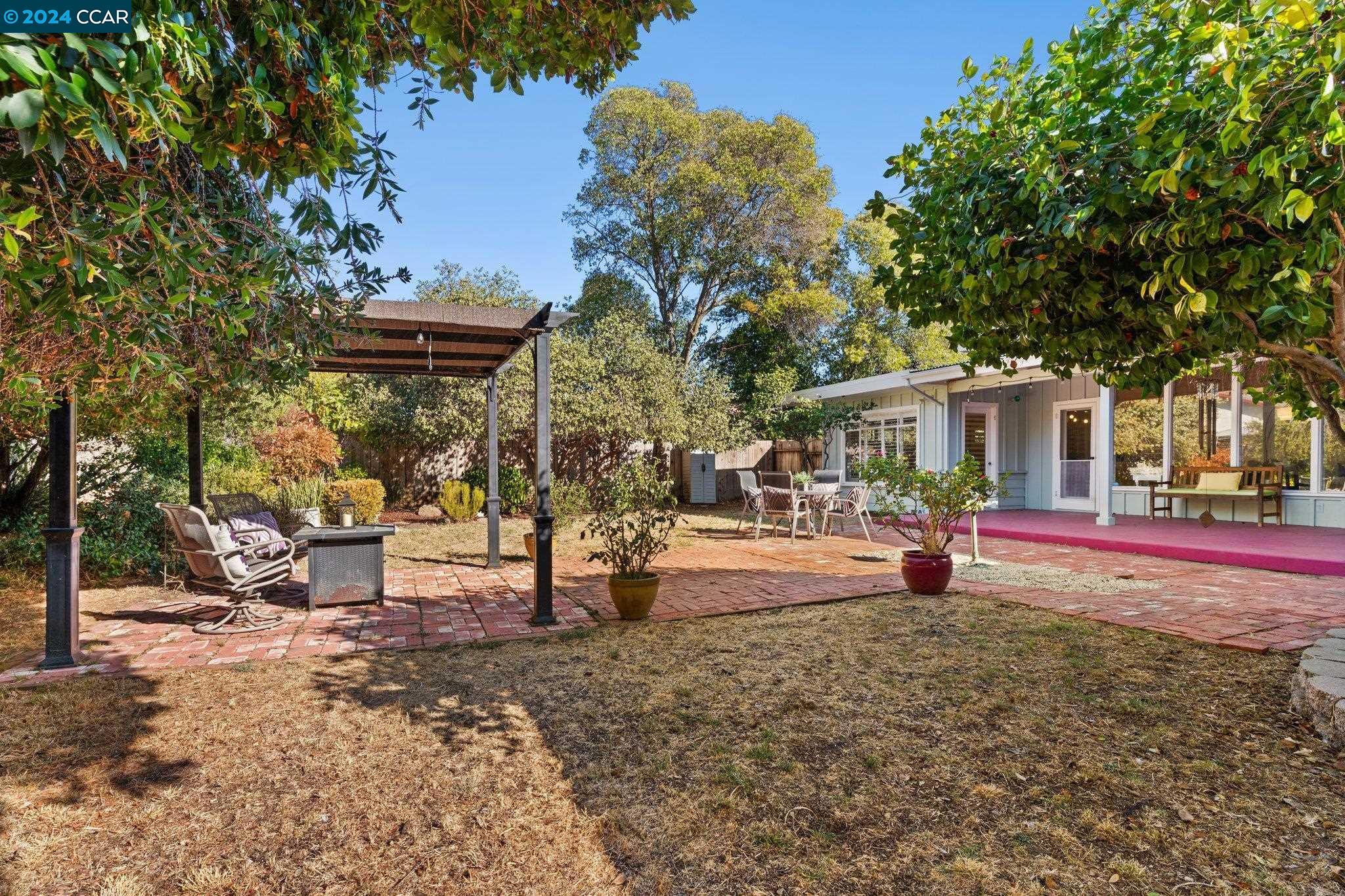 3413 El Monte Dr