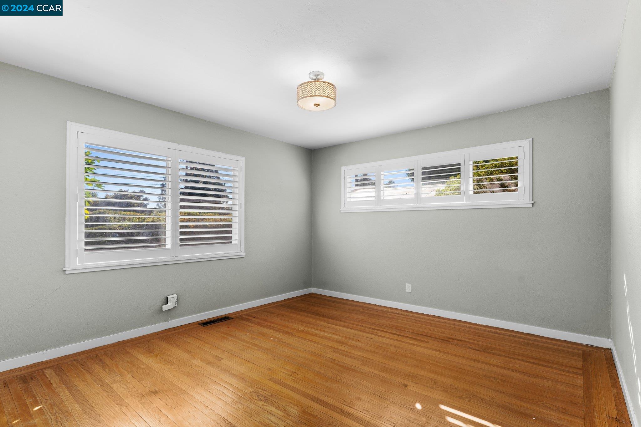 3413 El Monte Dr