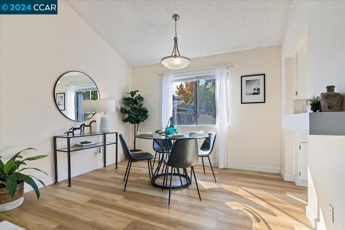 1180 Maywood Ln