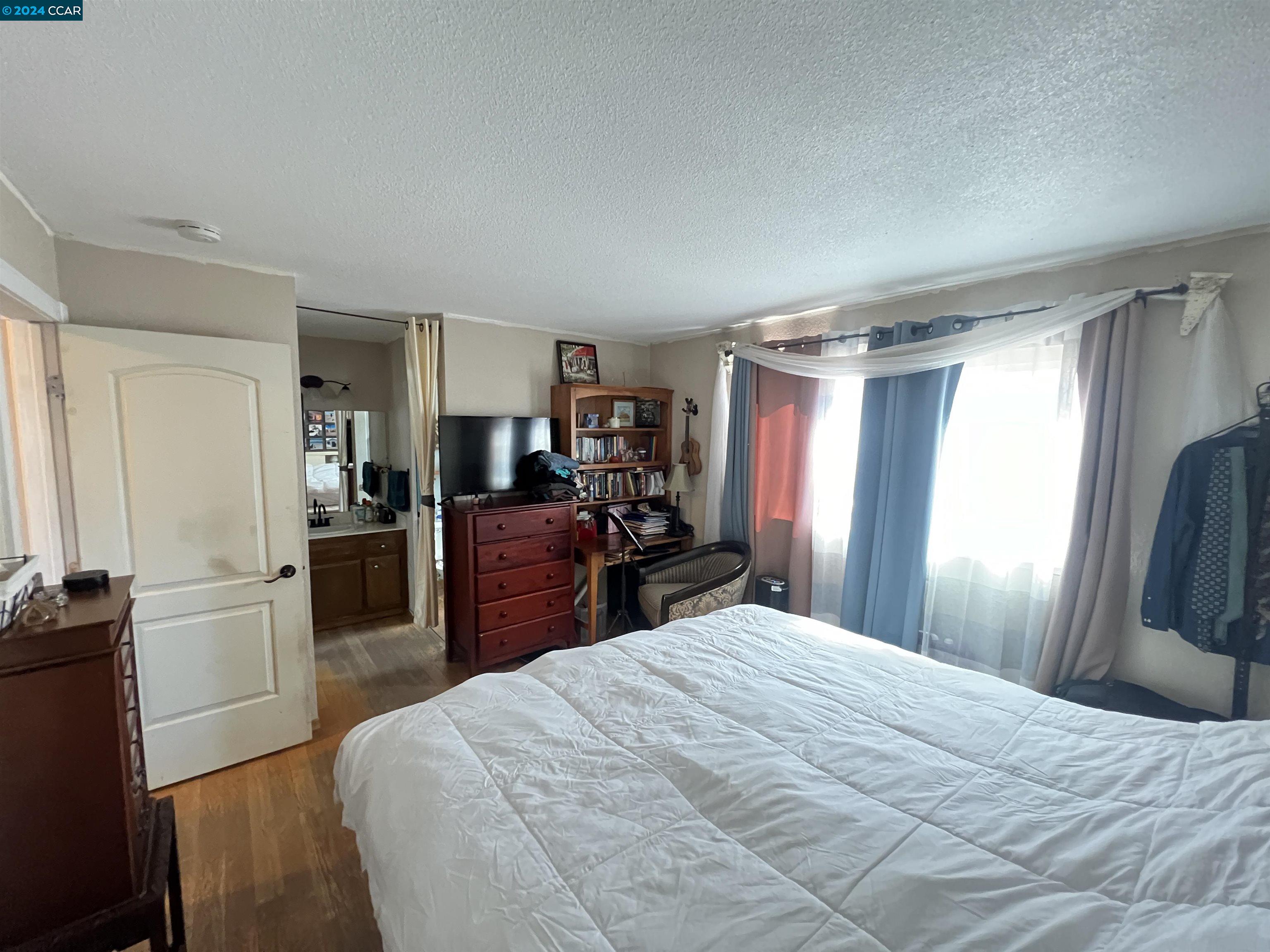 873 Santa Susana Way