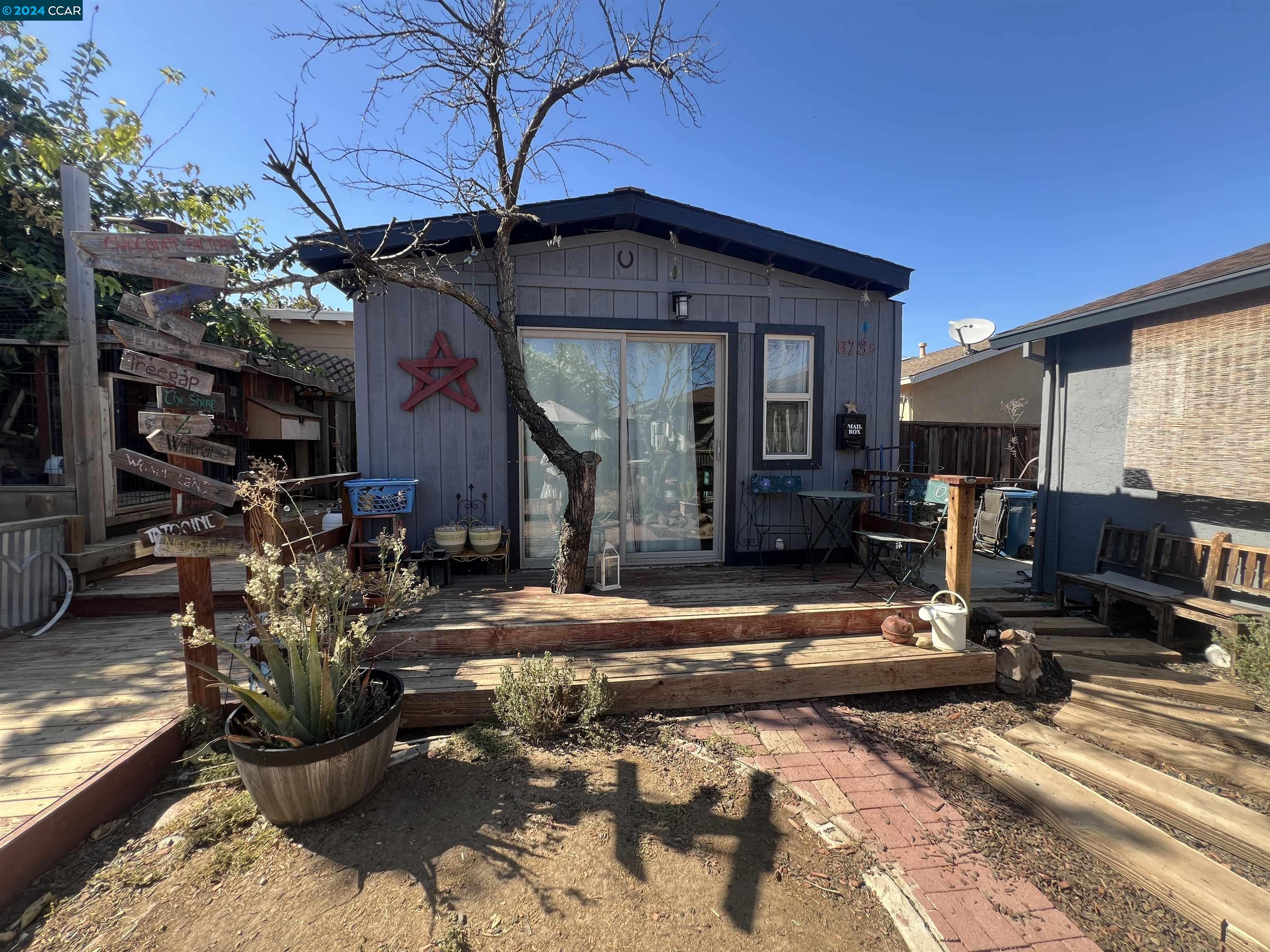 873 Santa Susana Way
