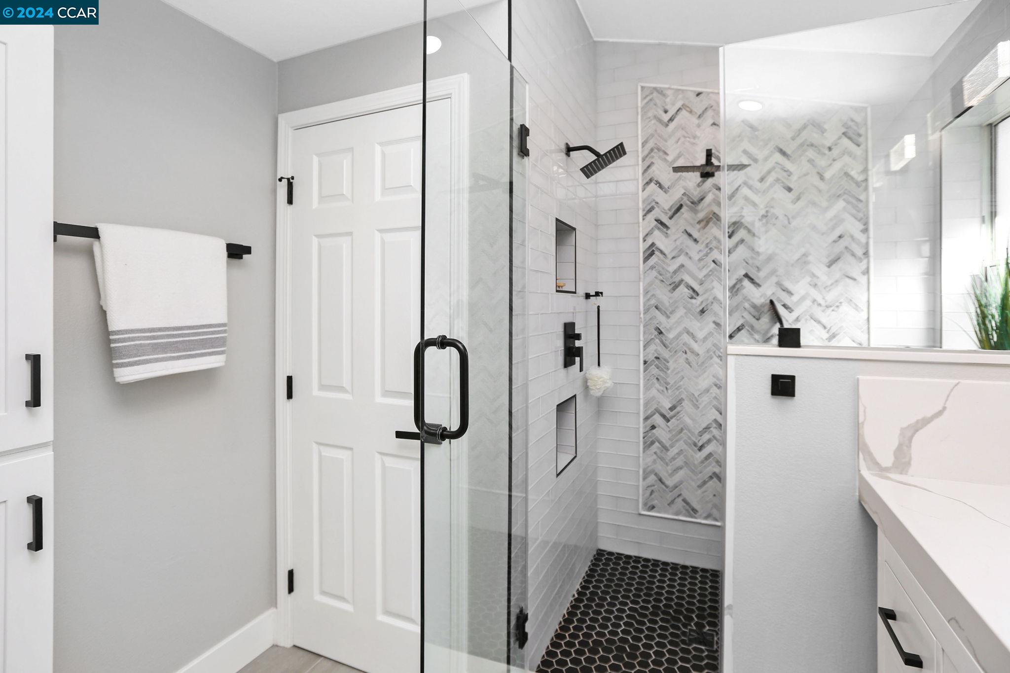 1004 New Holland CT
