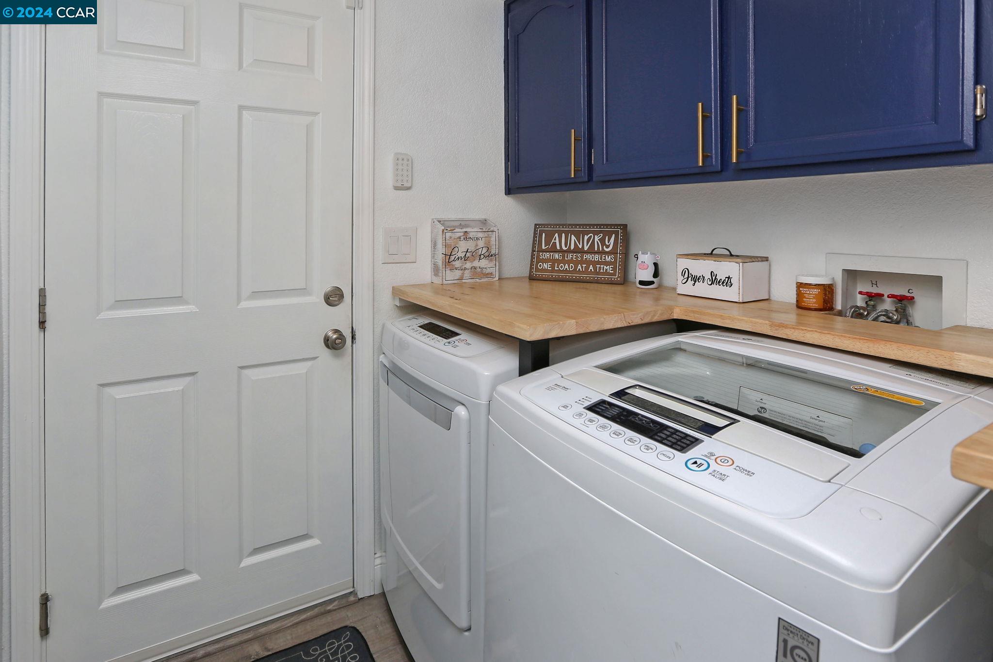 1004 New Holland CT