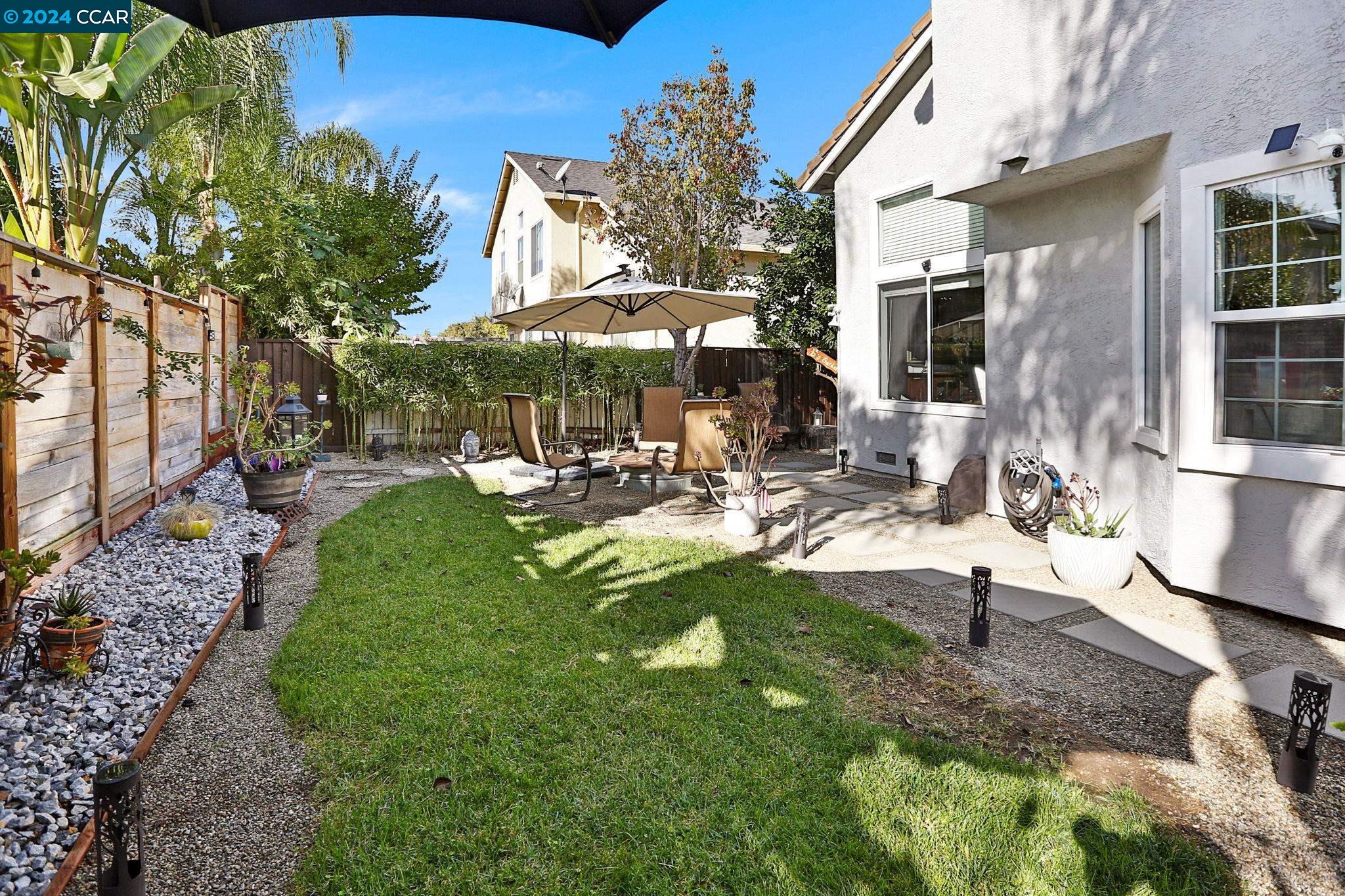 1004 New Holland CT
