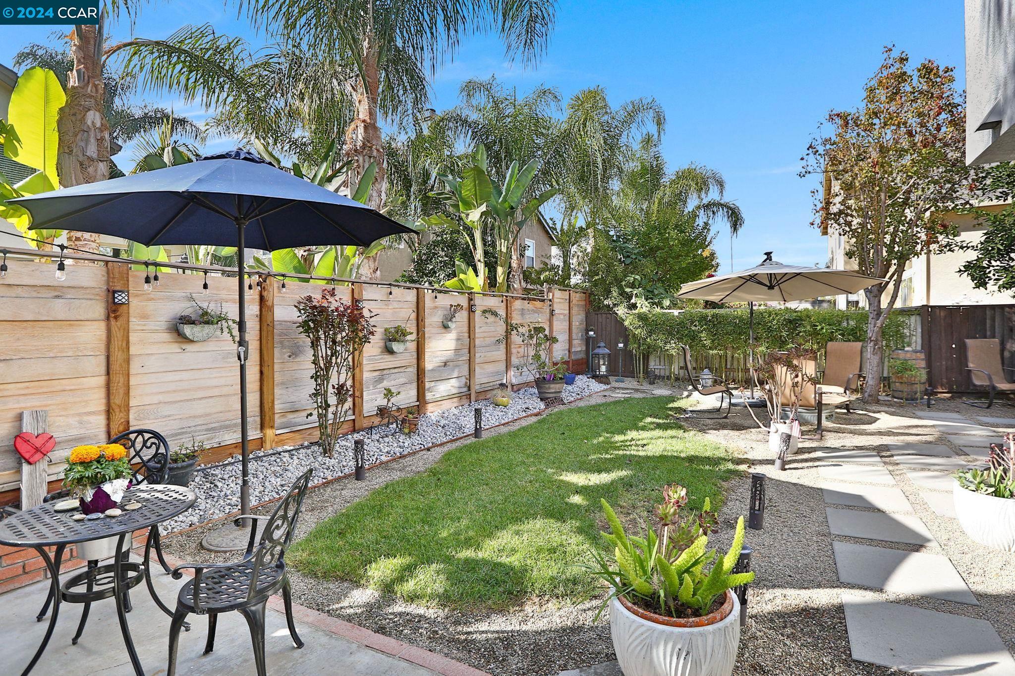 1004 New Holland CT