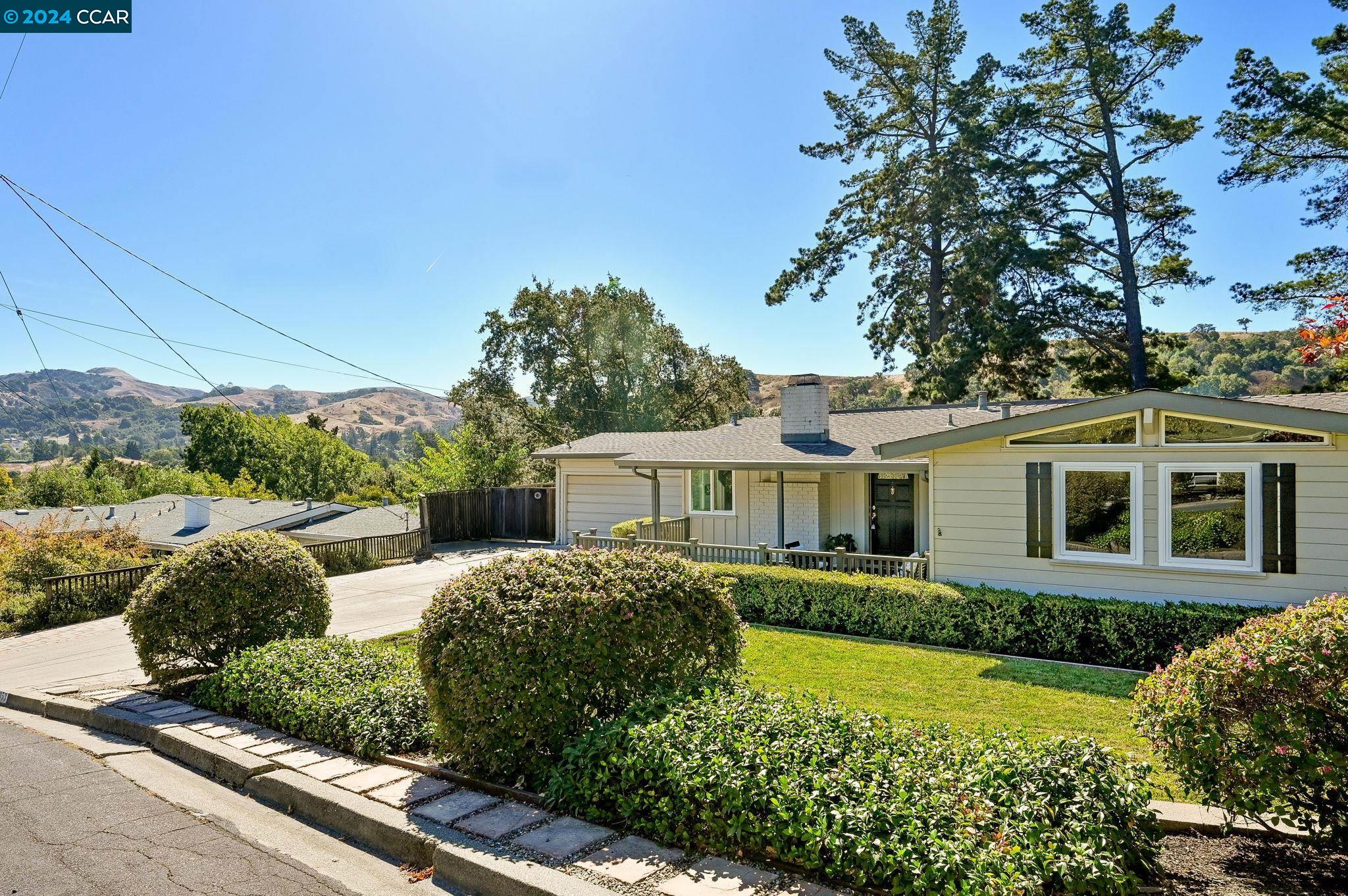 3353 Betty Ln