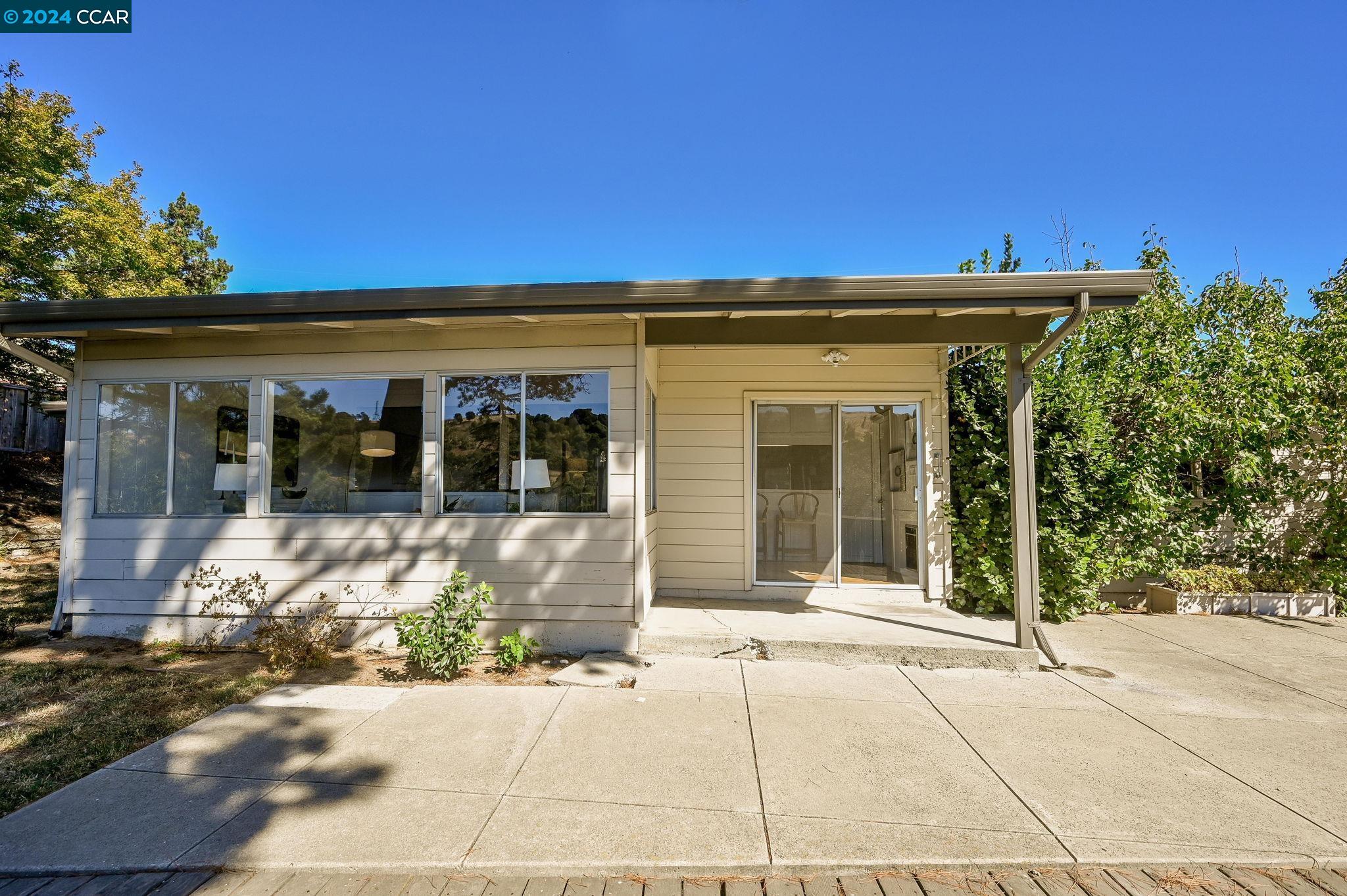 3353 Betty Ln