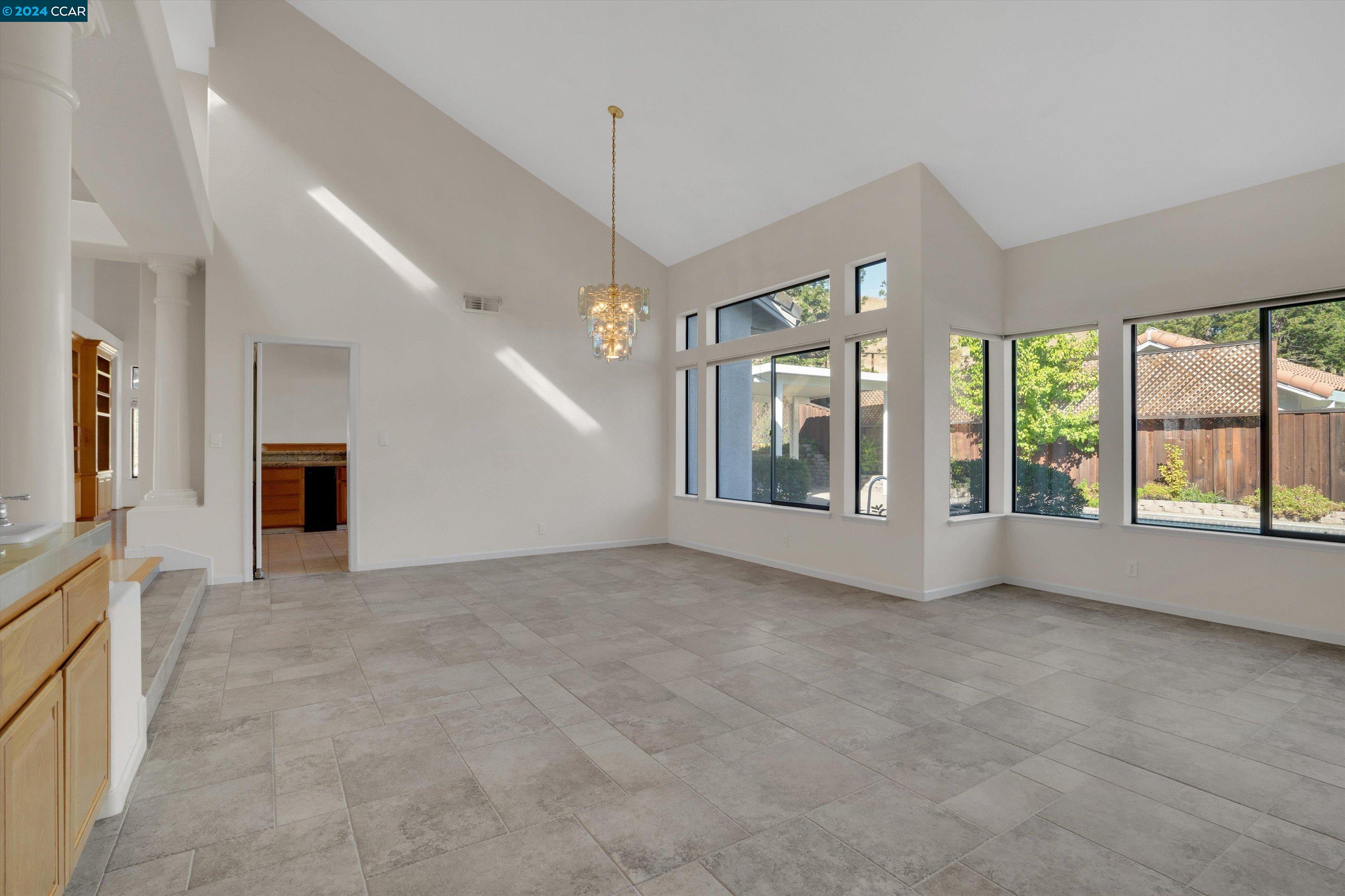 1121 Timbercreek Rd