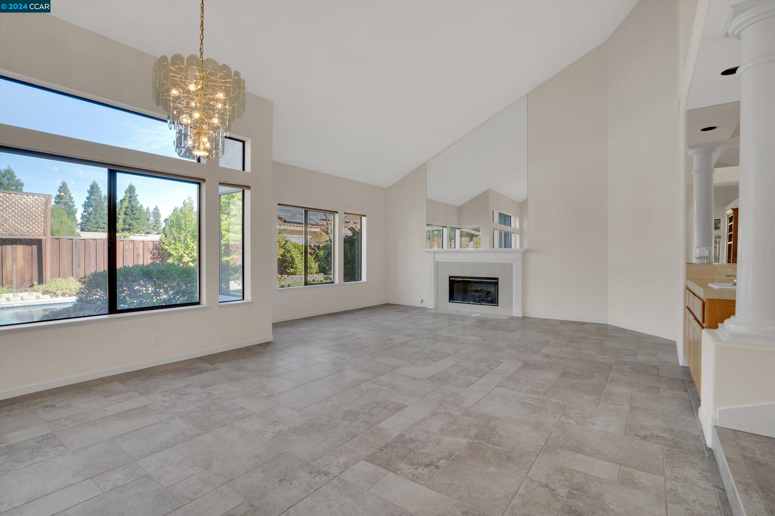 1121 Timbercreek Rd