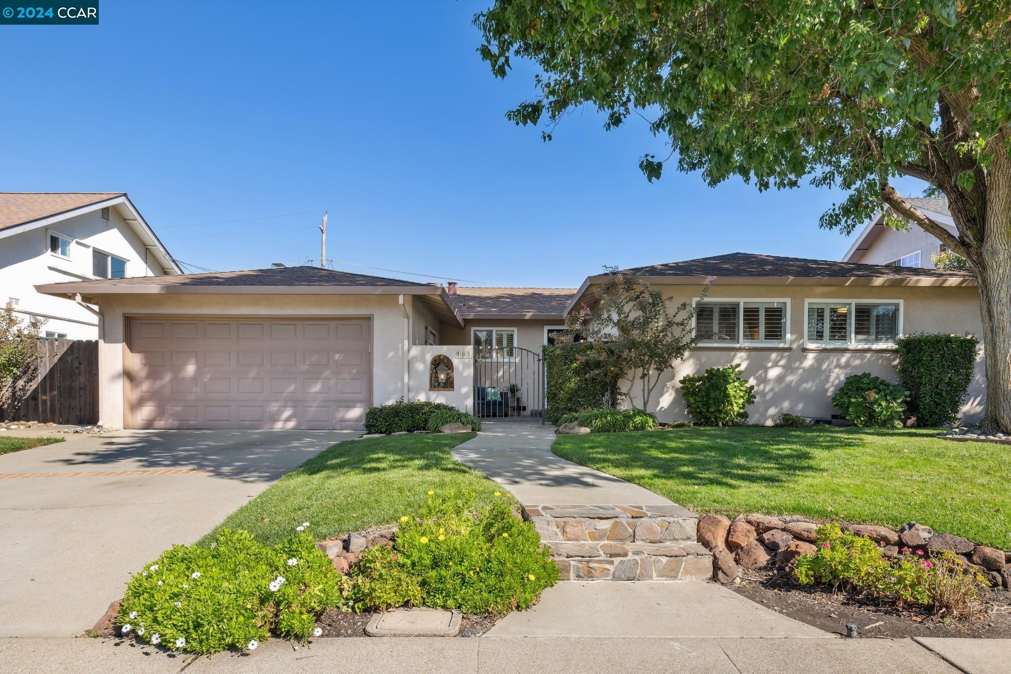 908 Hastings Dr