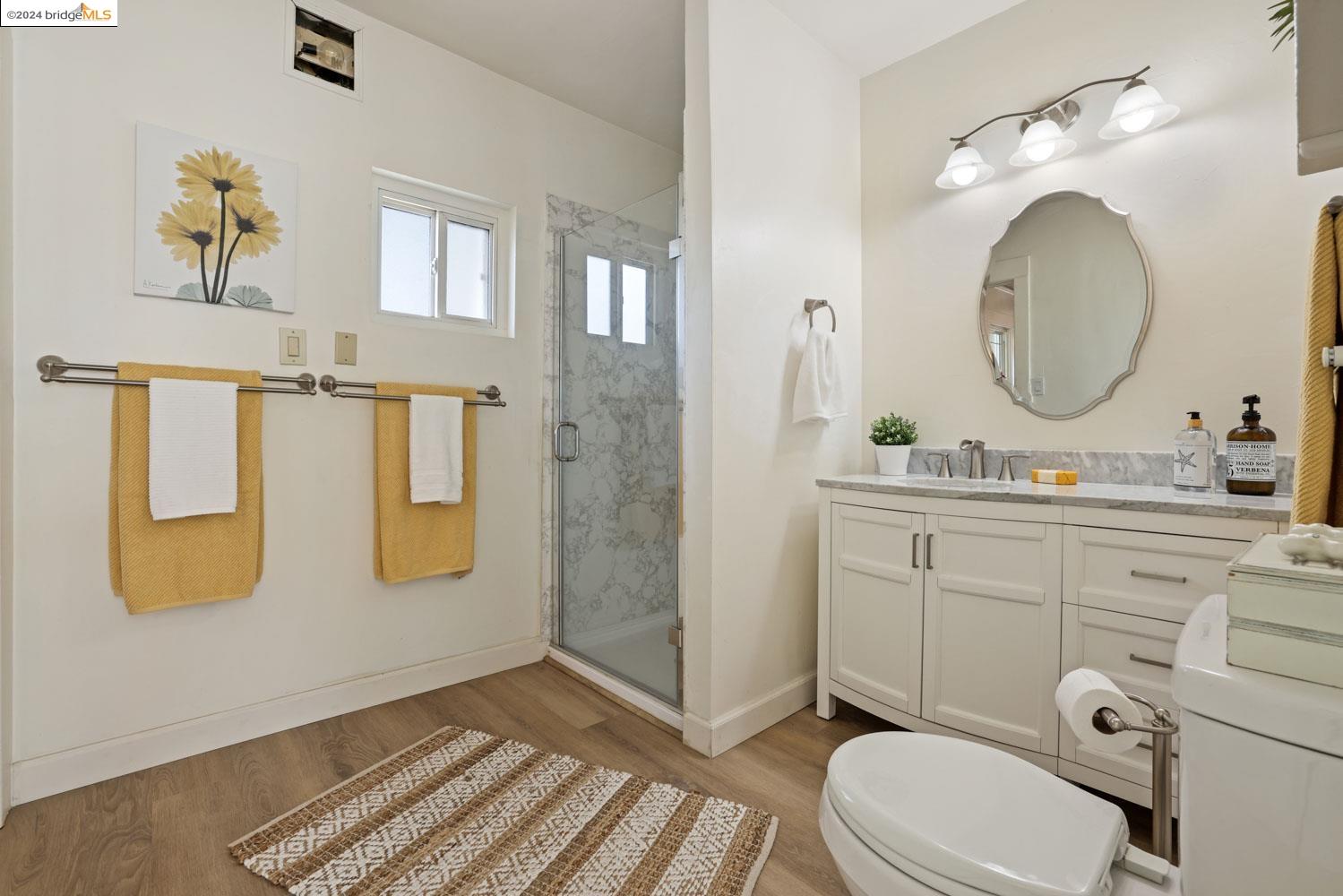 2104 Sutro Ave