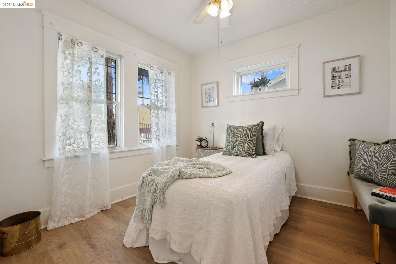 2104 Sutro Ave