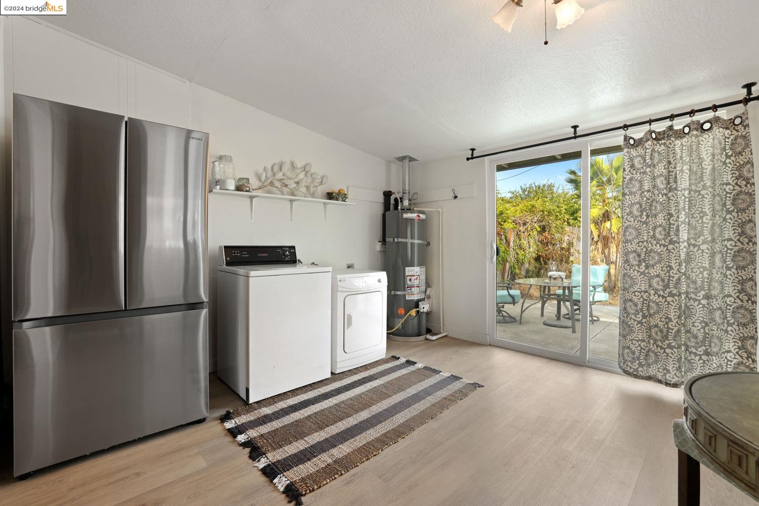 2104 Sutro Ave