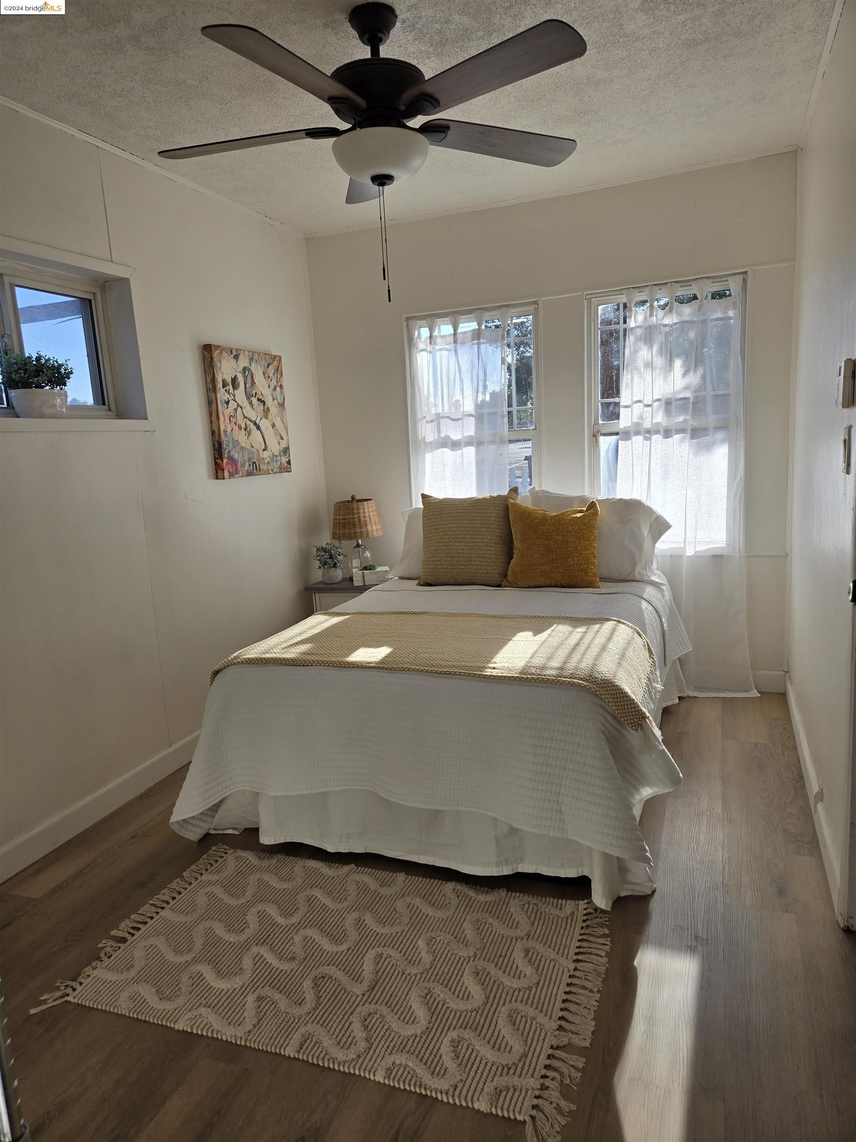 2104 Sutro Ave