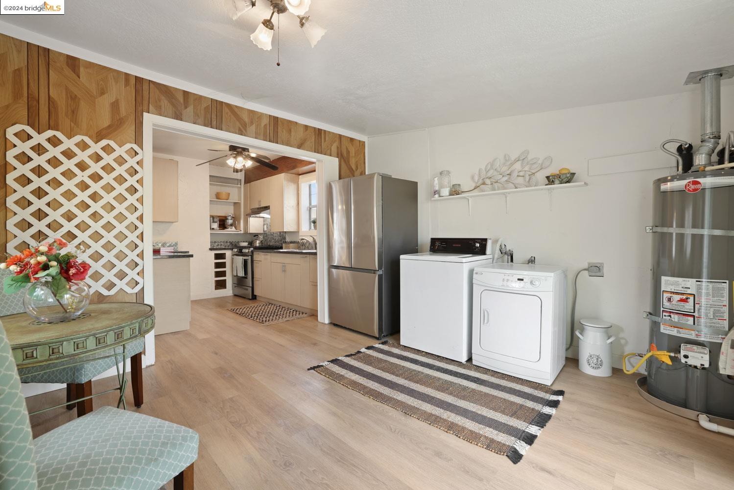 2104 Sutro Ave