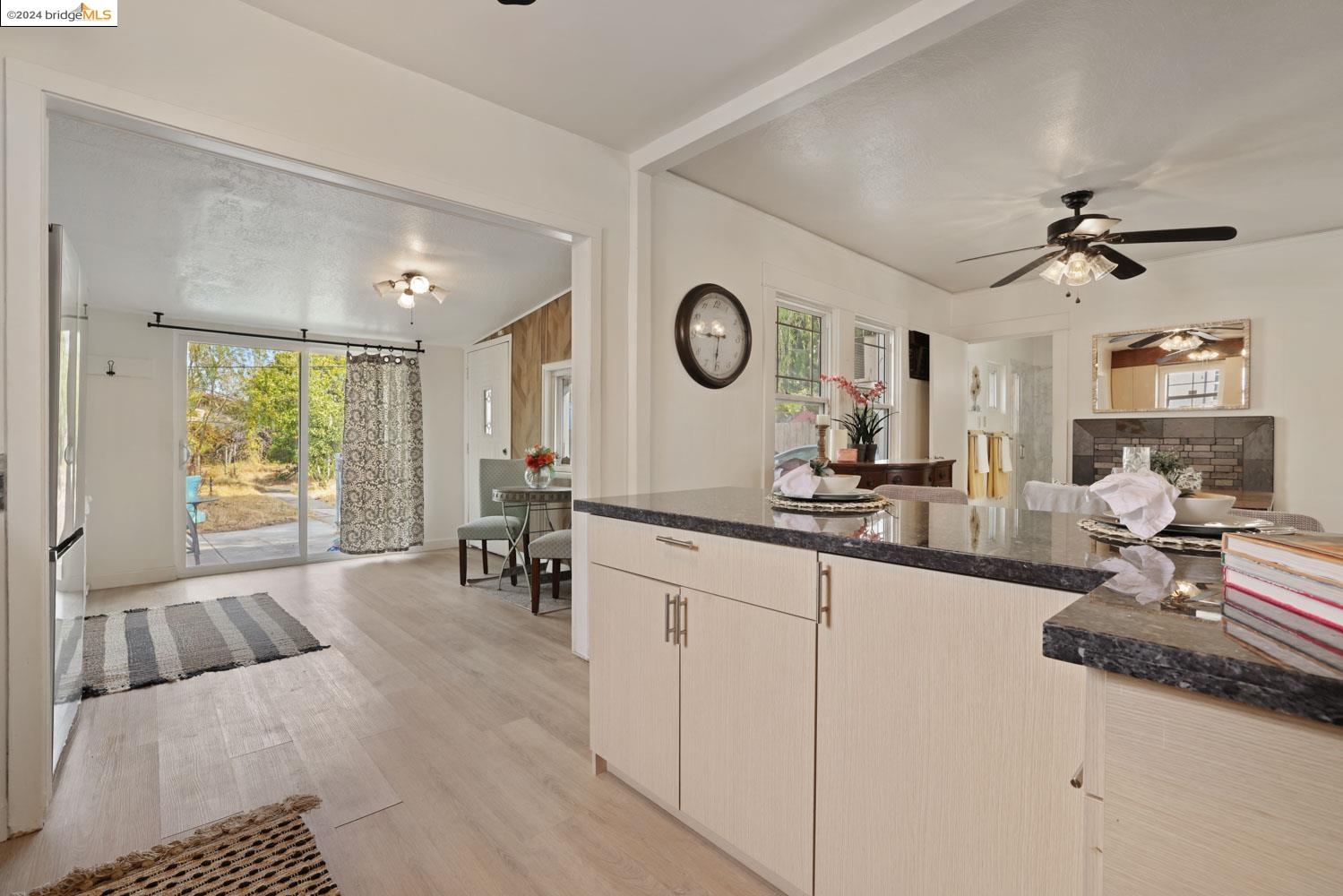 2104 Sutro Ave