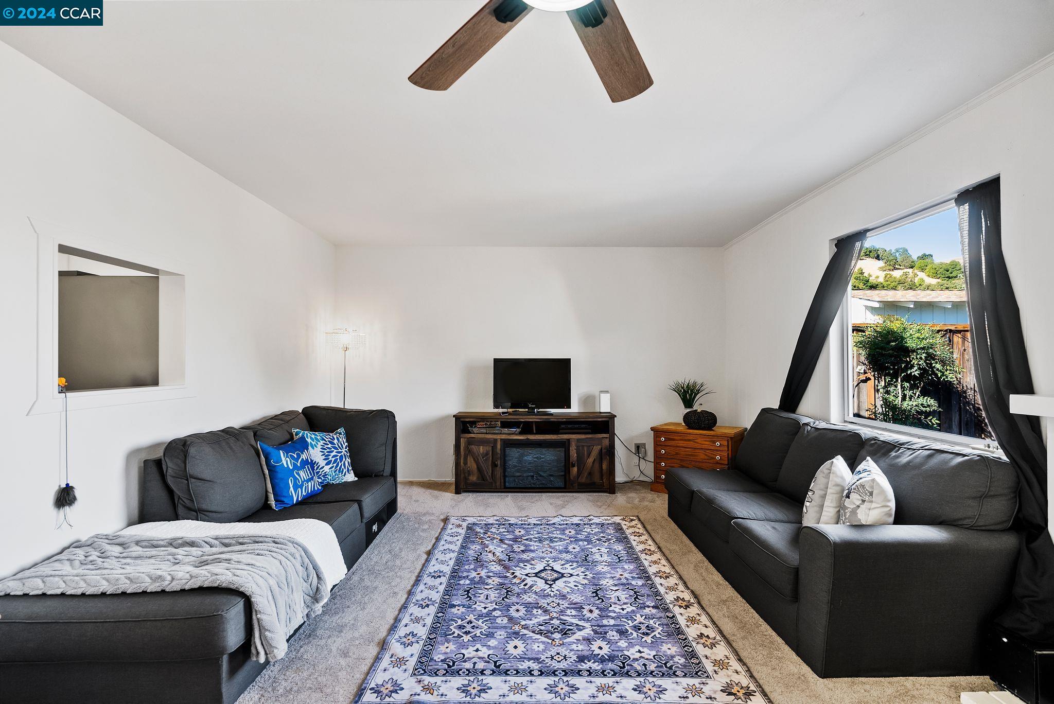 415 Freda Ct