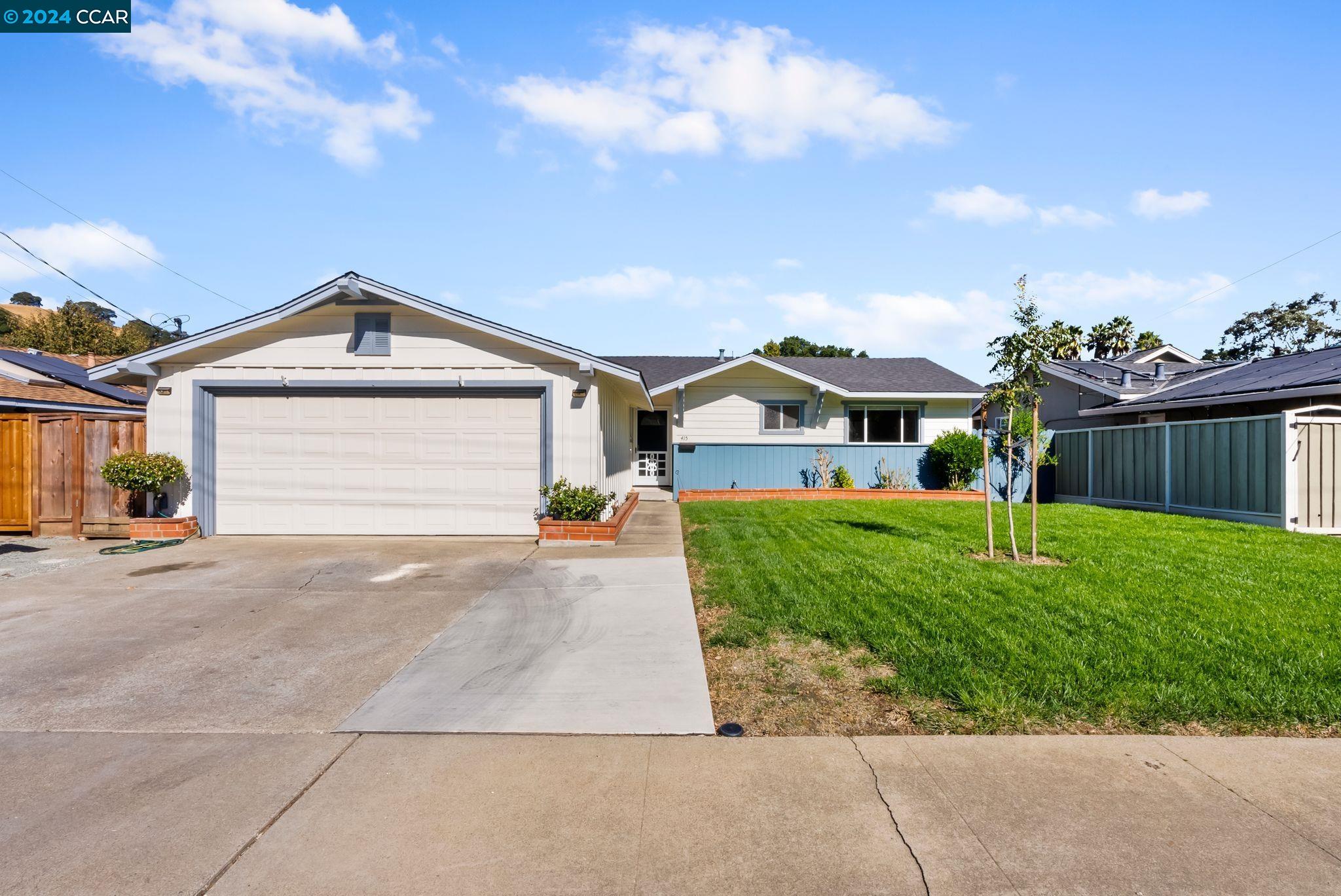 415 Freda Ct