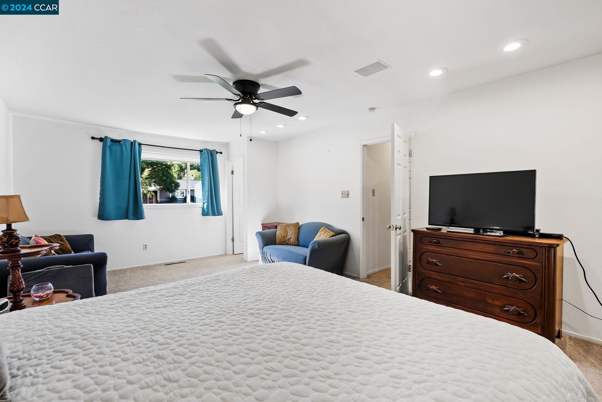 415 Freda Ct