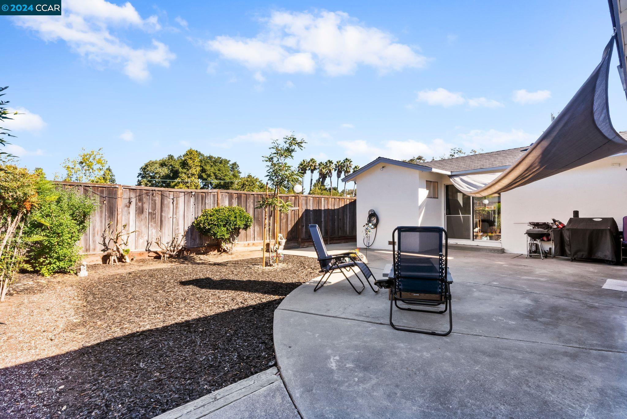 415 Freda Ct