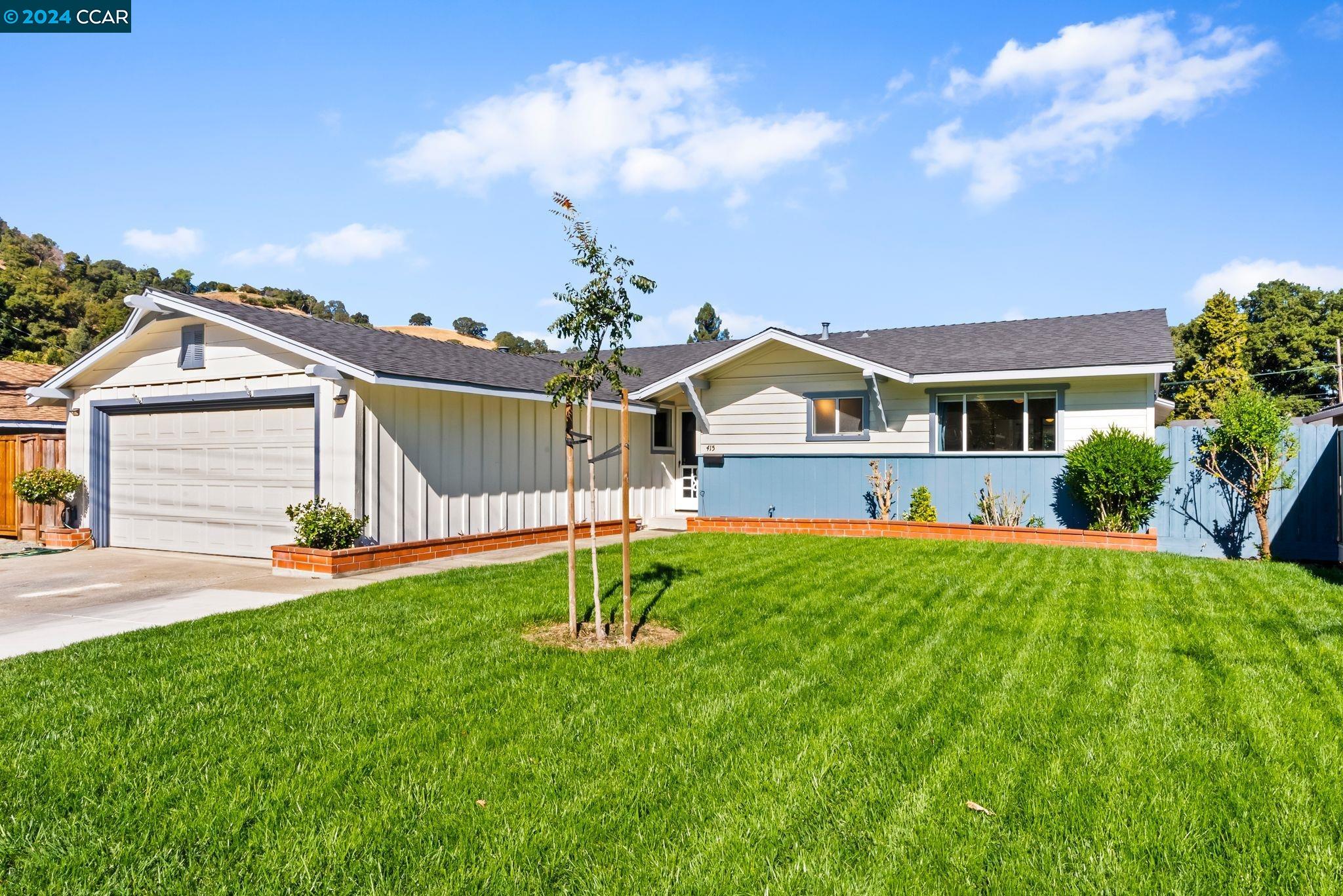 415 Freda Ct