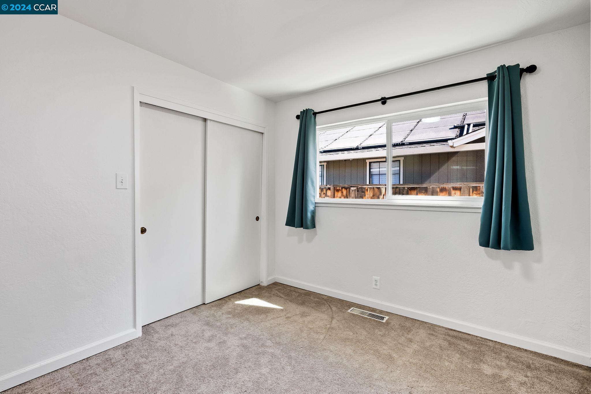 415 Freda Ct