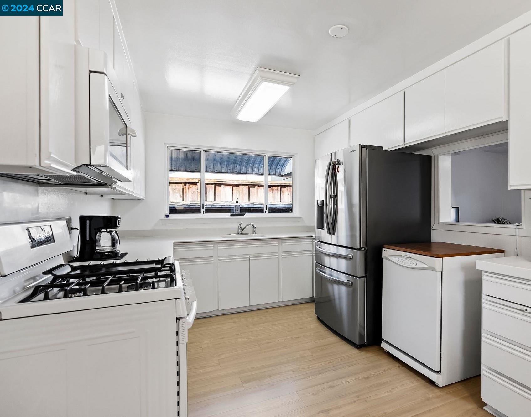 415 Freda Ct