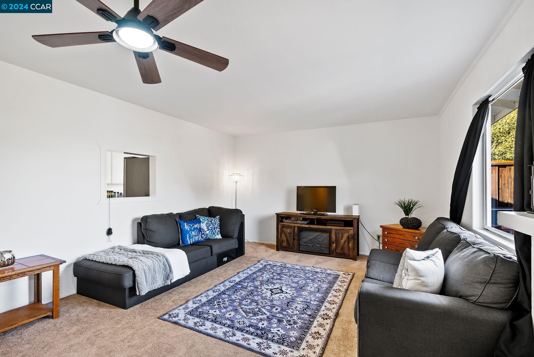 415 Freda Ct