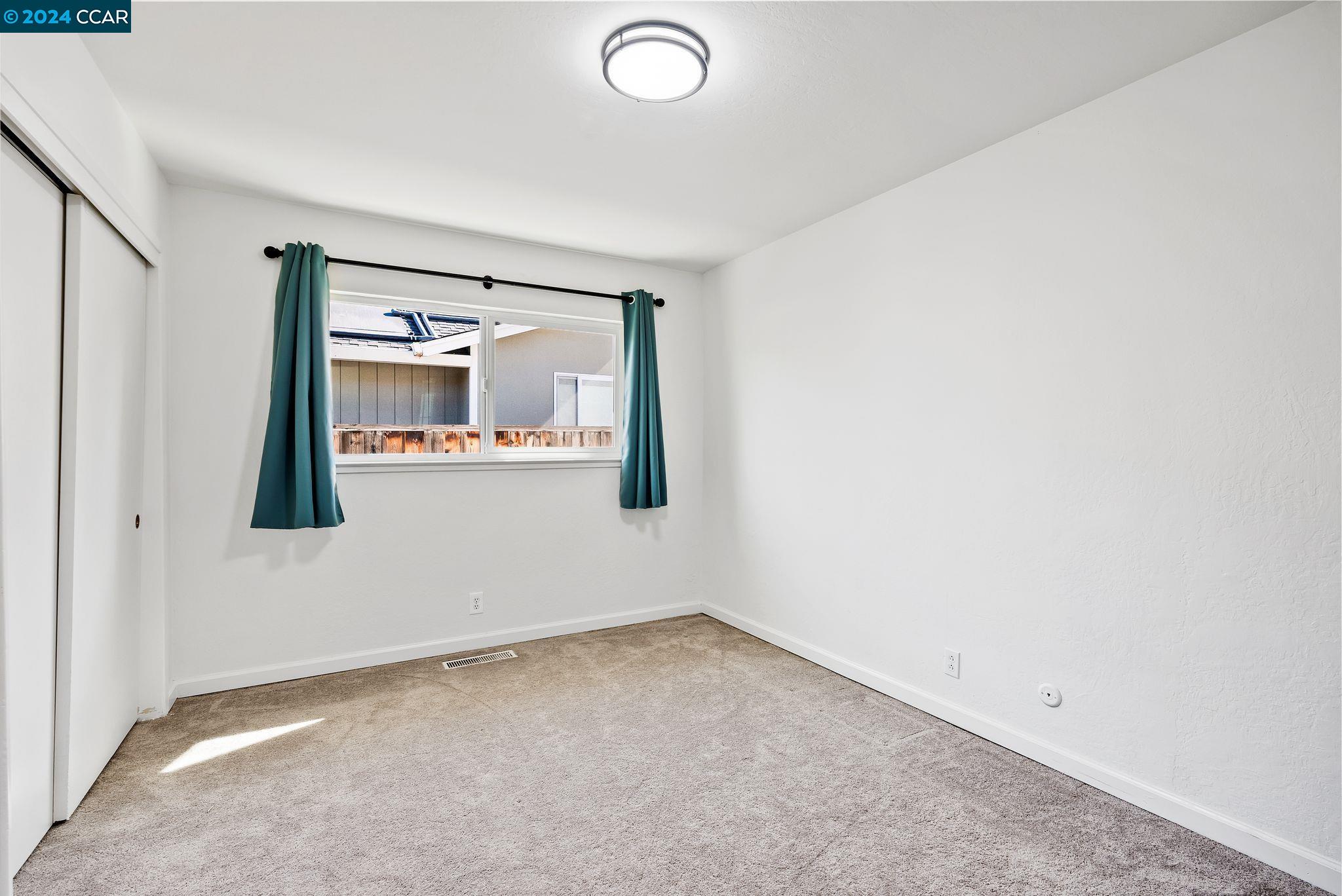 415 Freda Ct