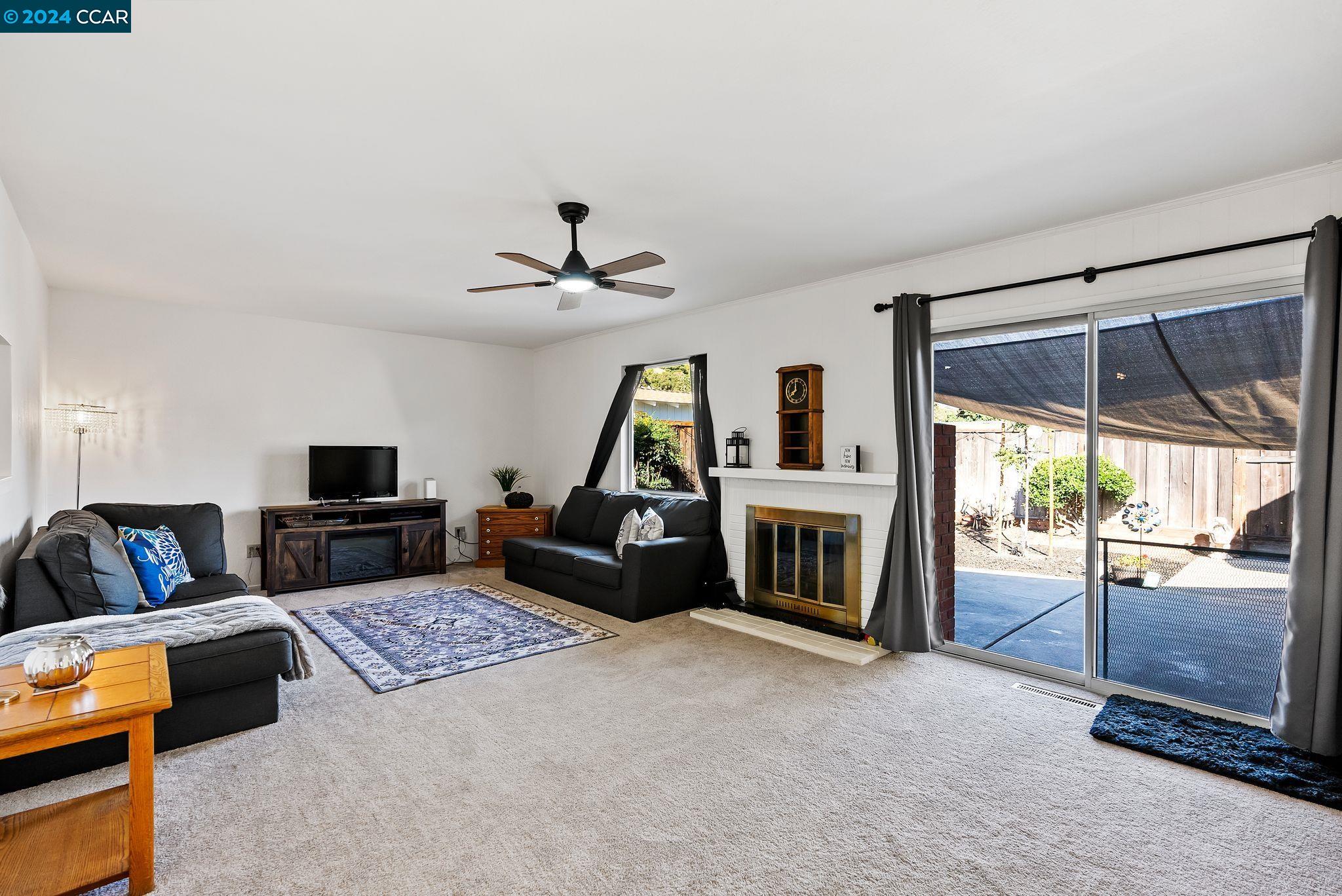 415 Freda Ct