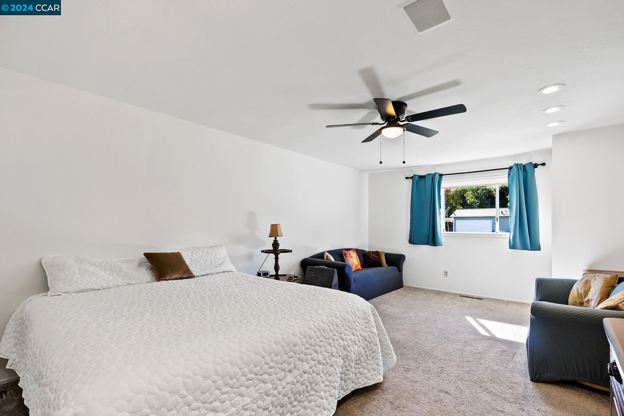 415 Freda Ct