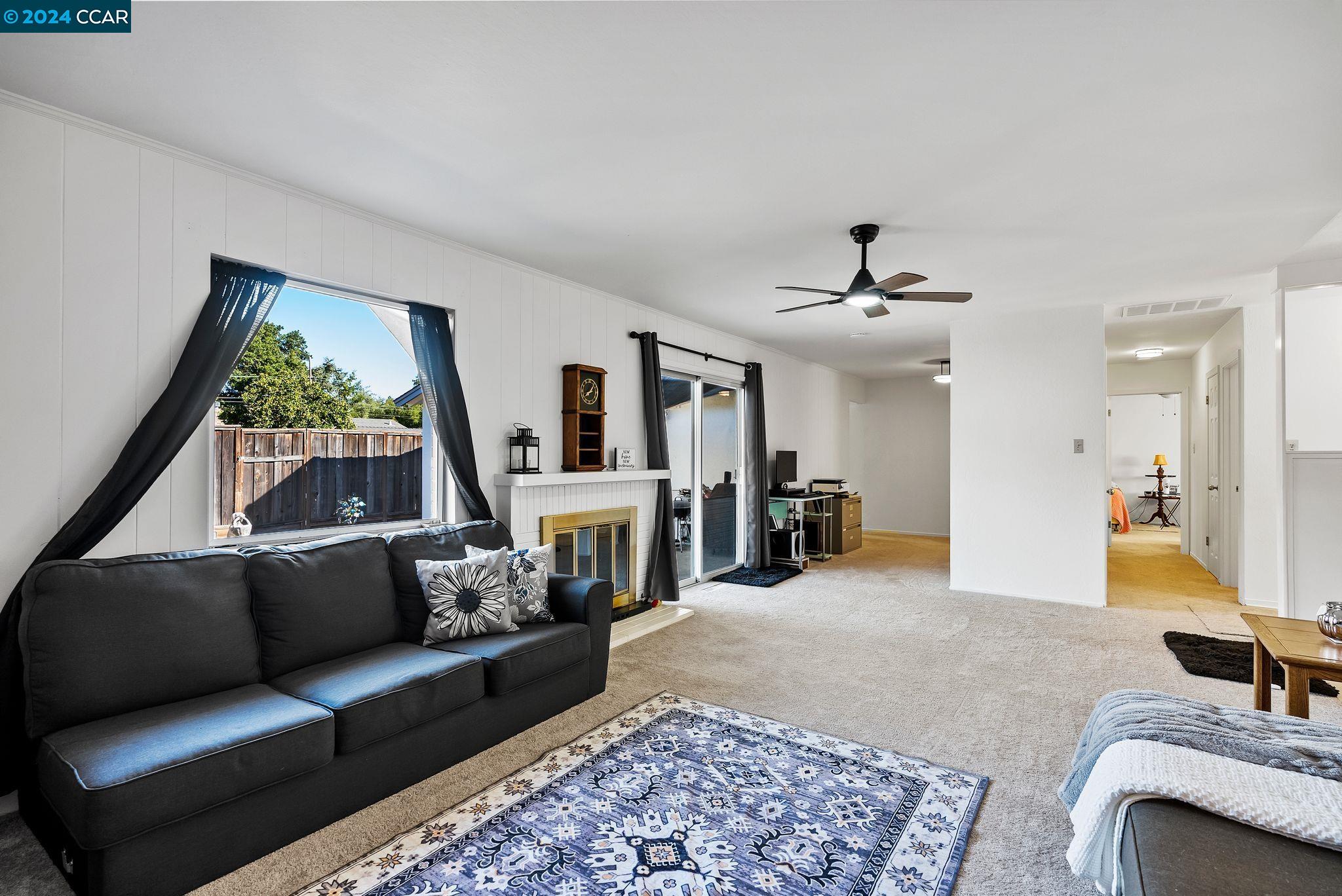 415 Freda Ct