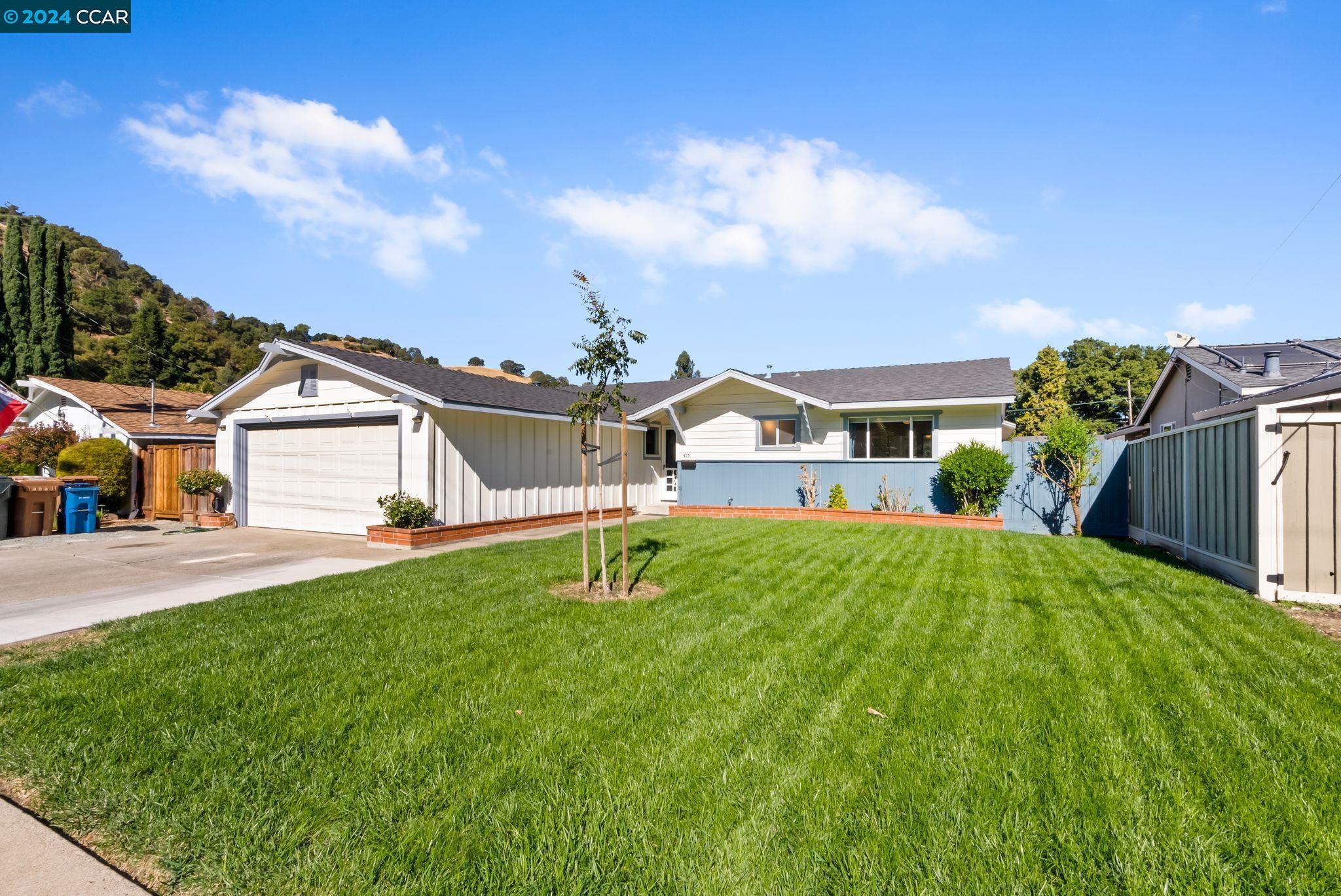 415 Freda Ct
