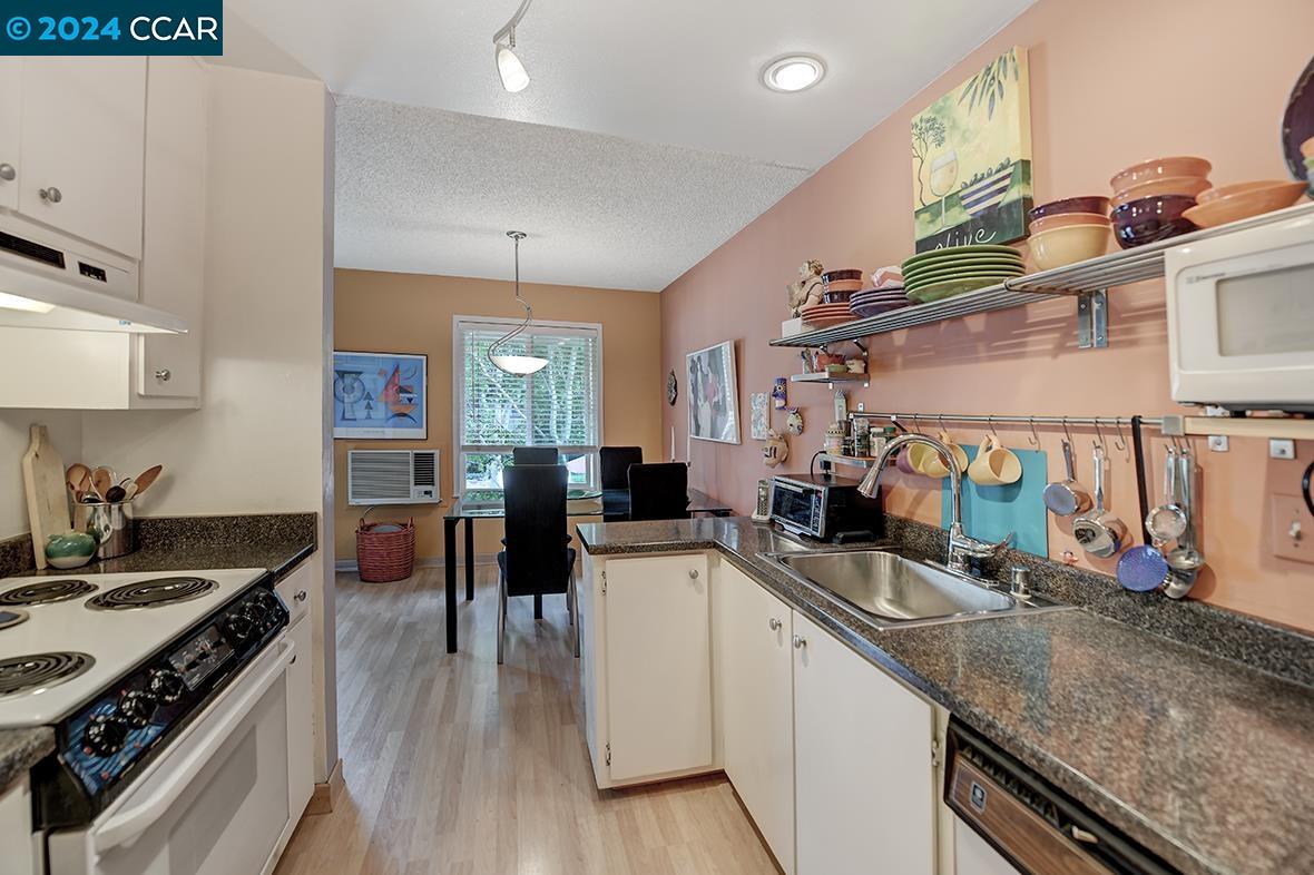 2564 WALNUT BOULEVARD # 110