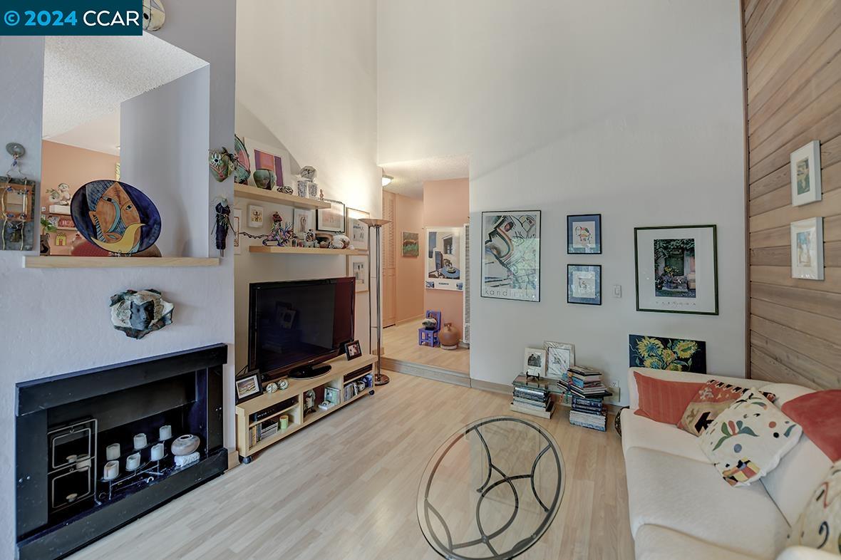 2564 WALNUT BOULEVARD # 110