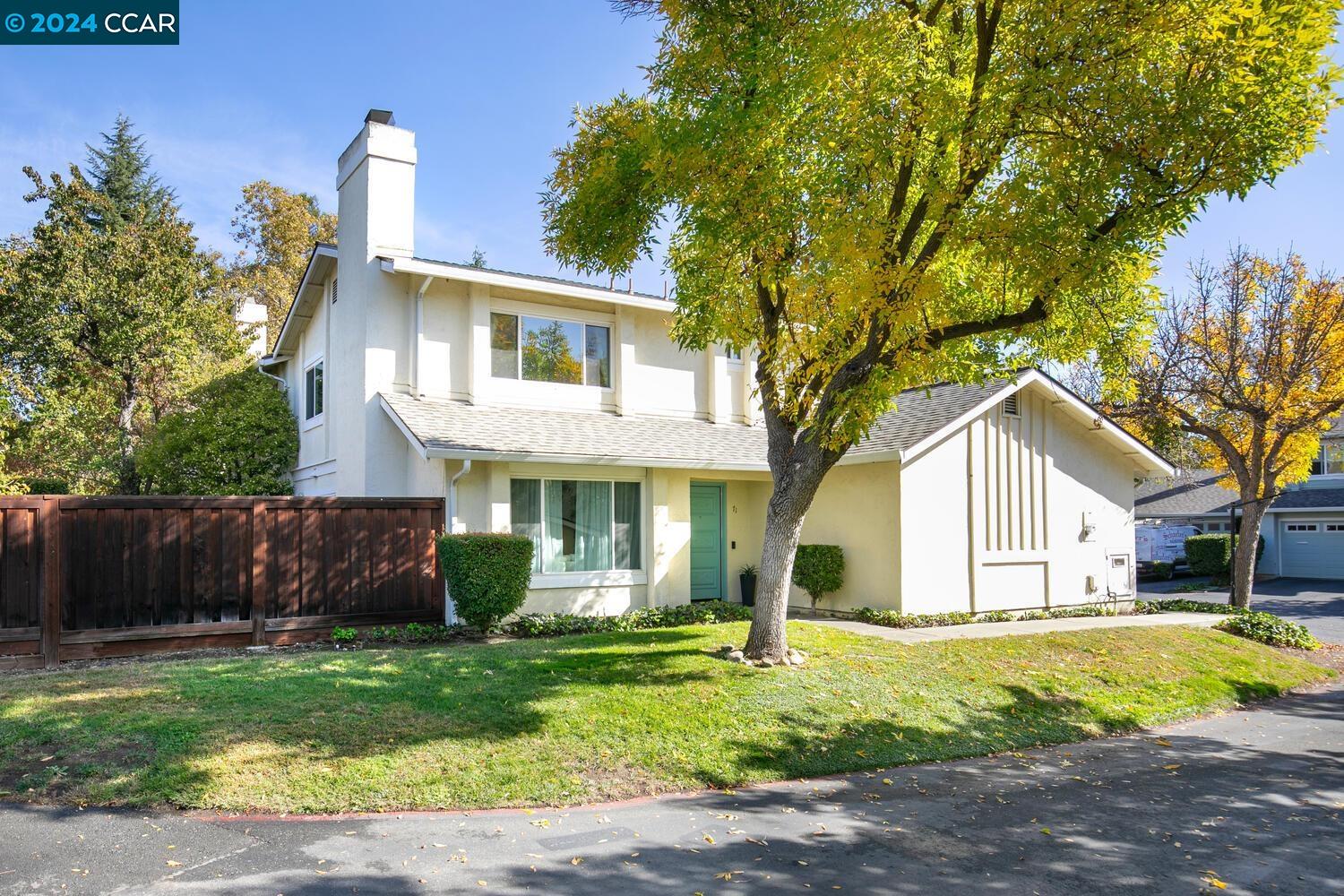 71 Fountainhead Ct