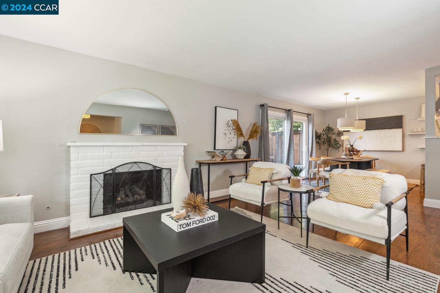 71 Fountainhead Ct