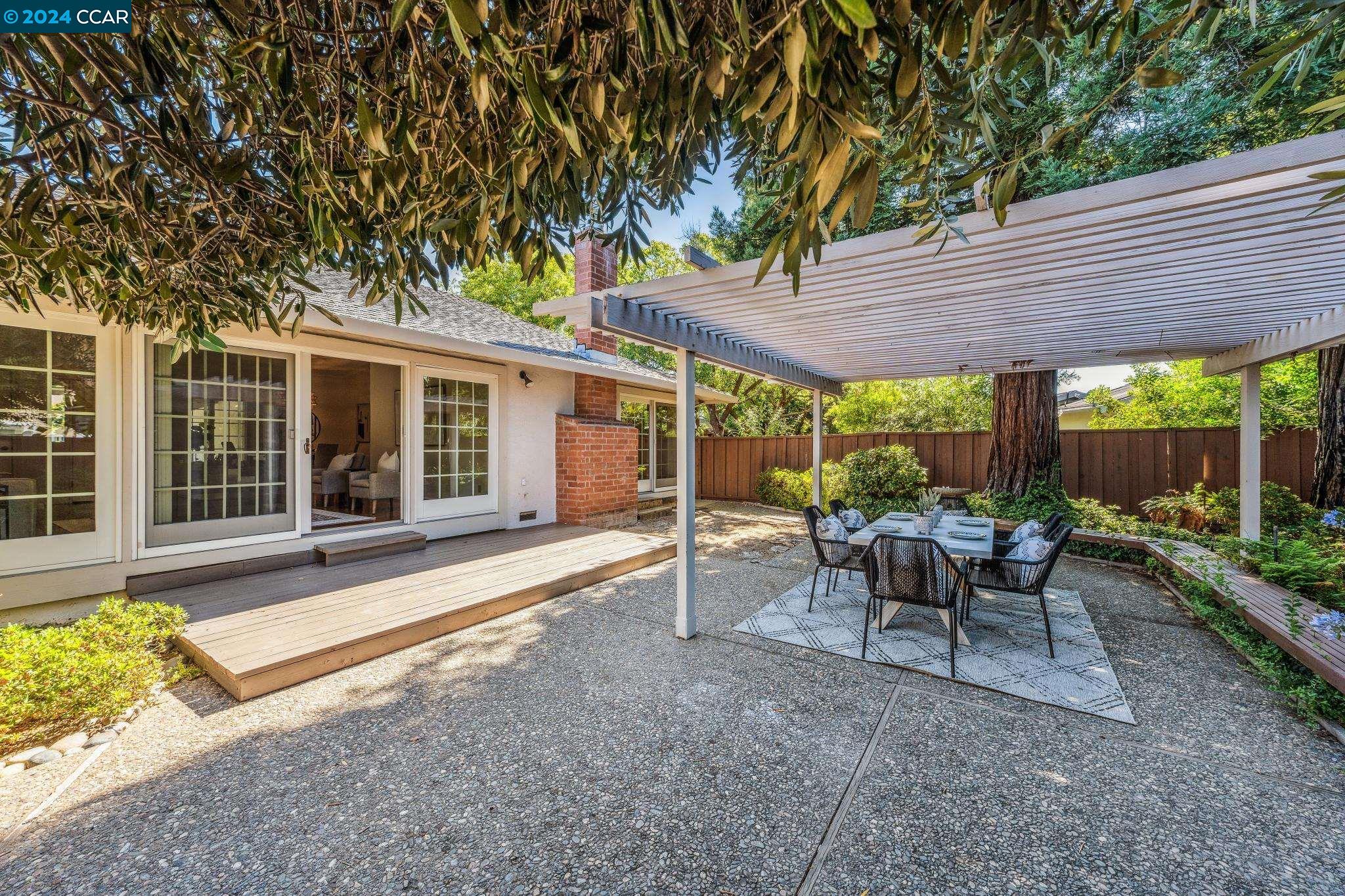 152 Firestone Dr