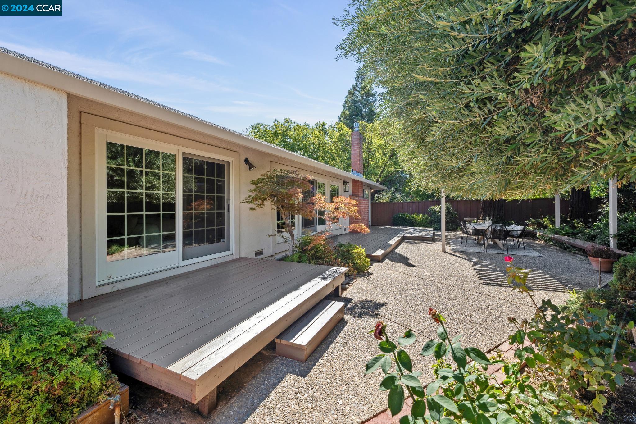 152 Firestone Dr