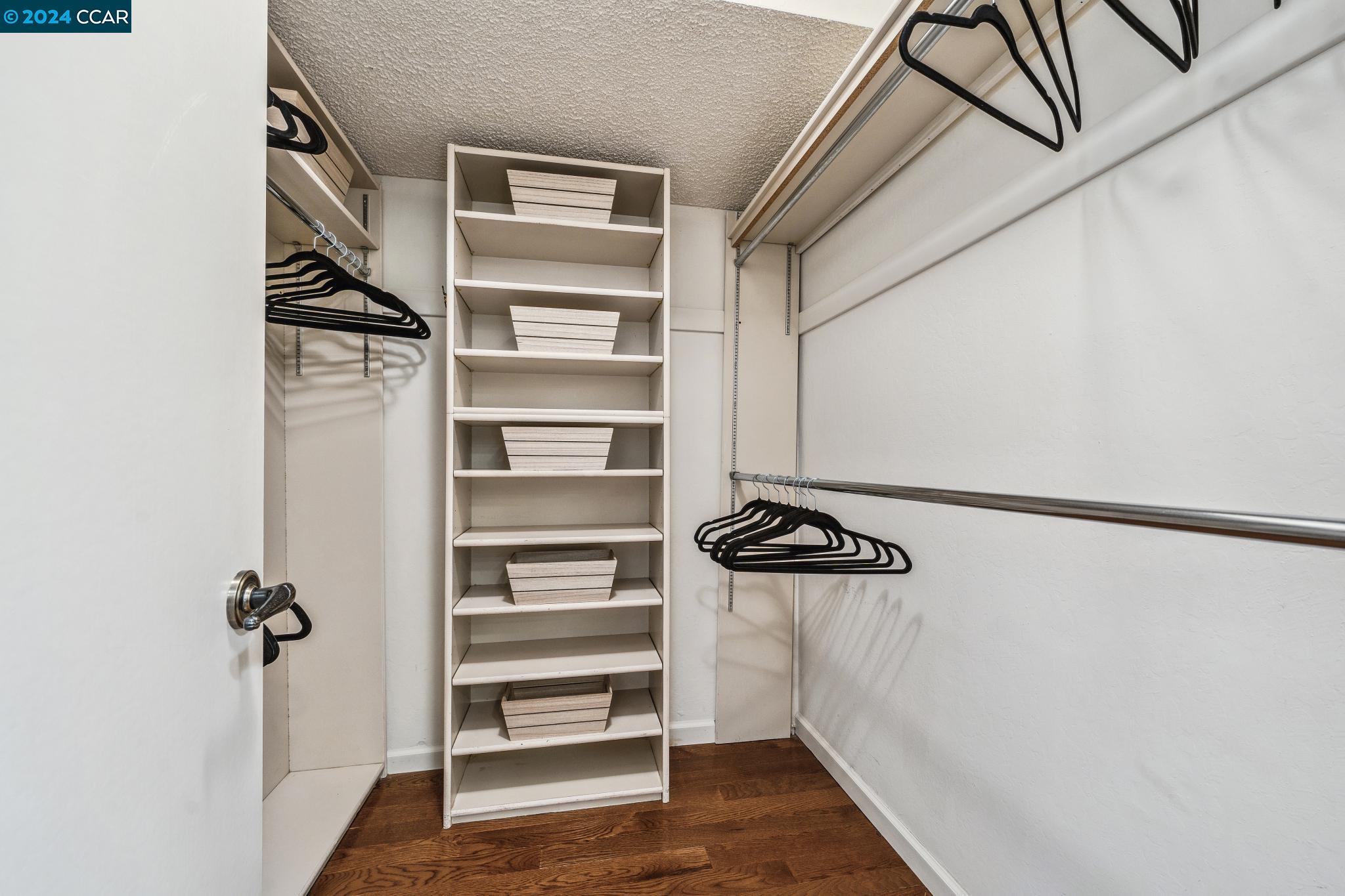 152 Firestone Dr
