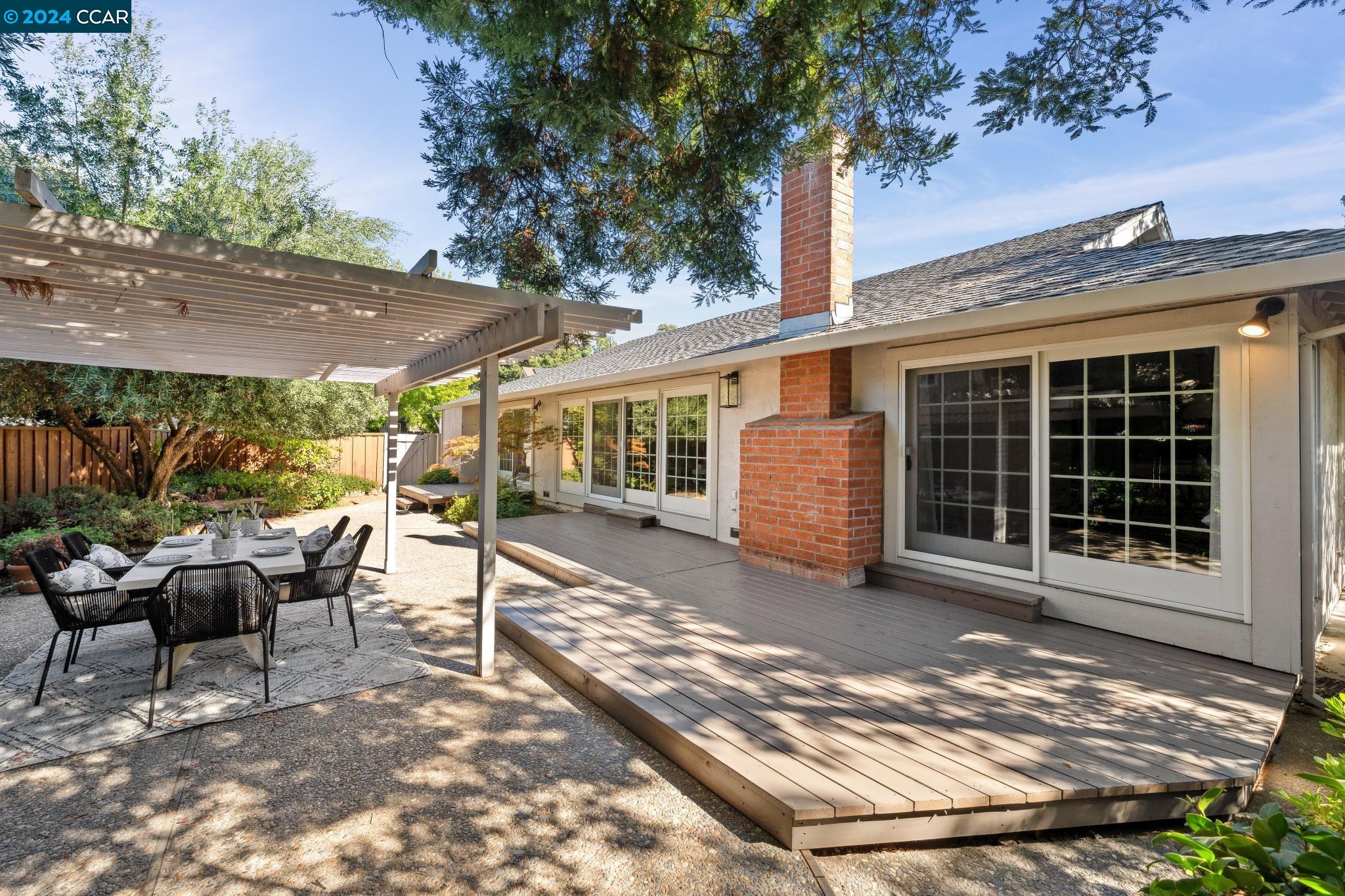 152 Firestone Dr