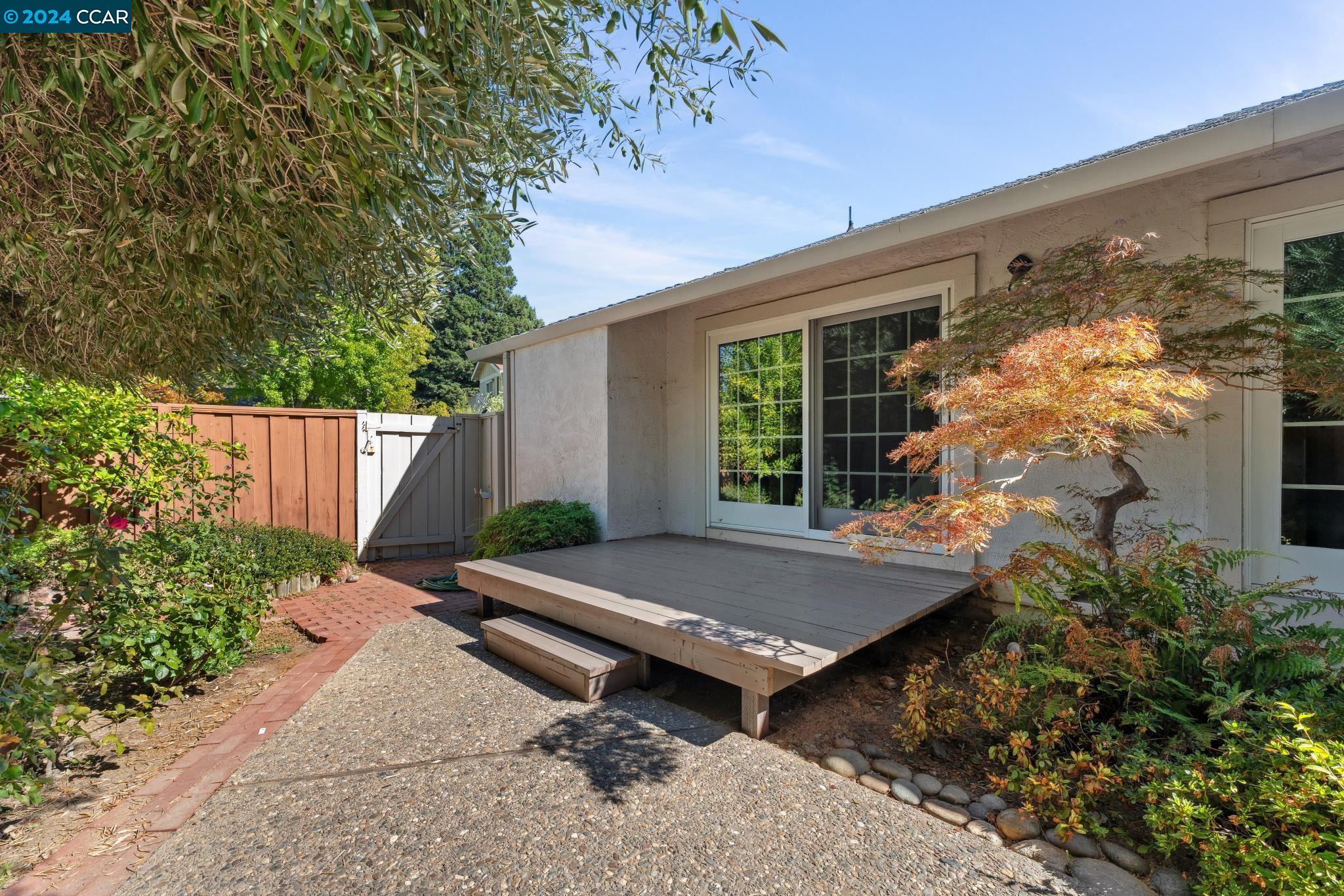 152 Firestone Dr