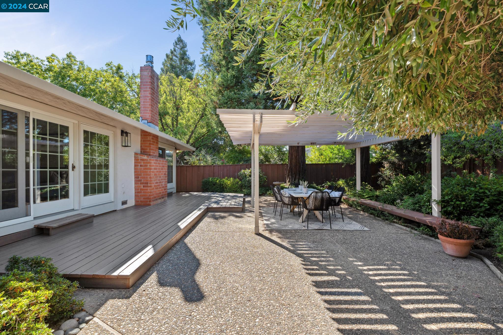 152 Firestone Dr