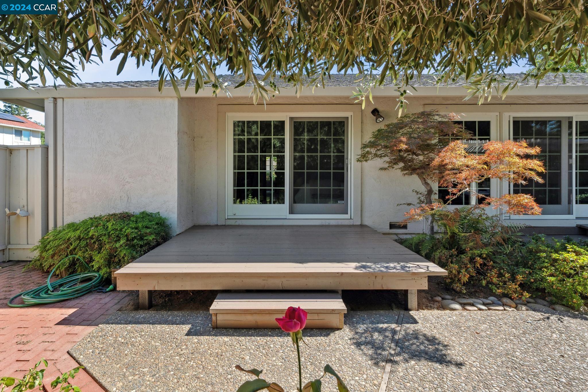 152 Firestone Dr