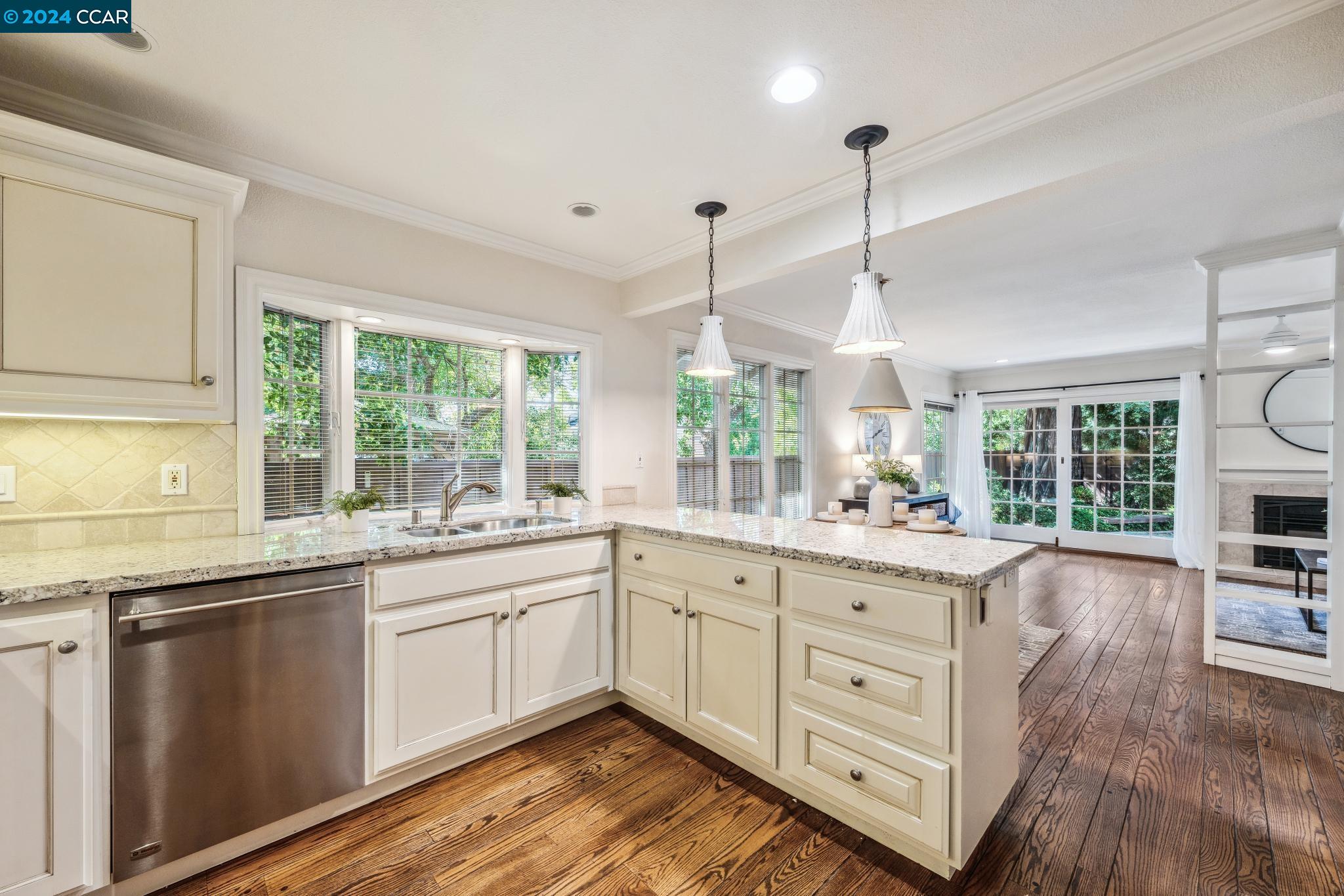 152 Firestone Dr